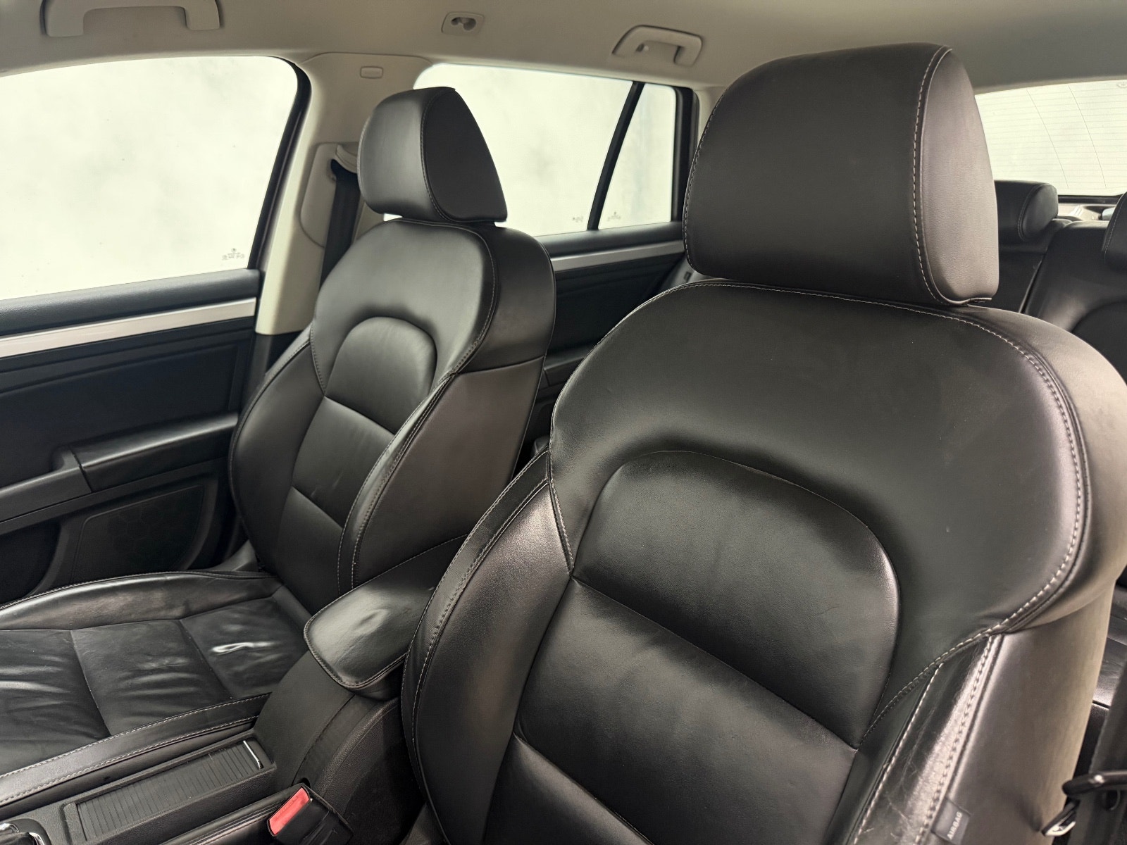 Škoda Superb Combi 2.0 TDI DSG Sequential, 6-trins, 140ps, 2011