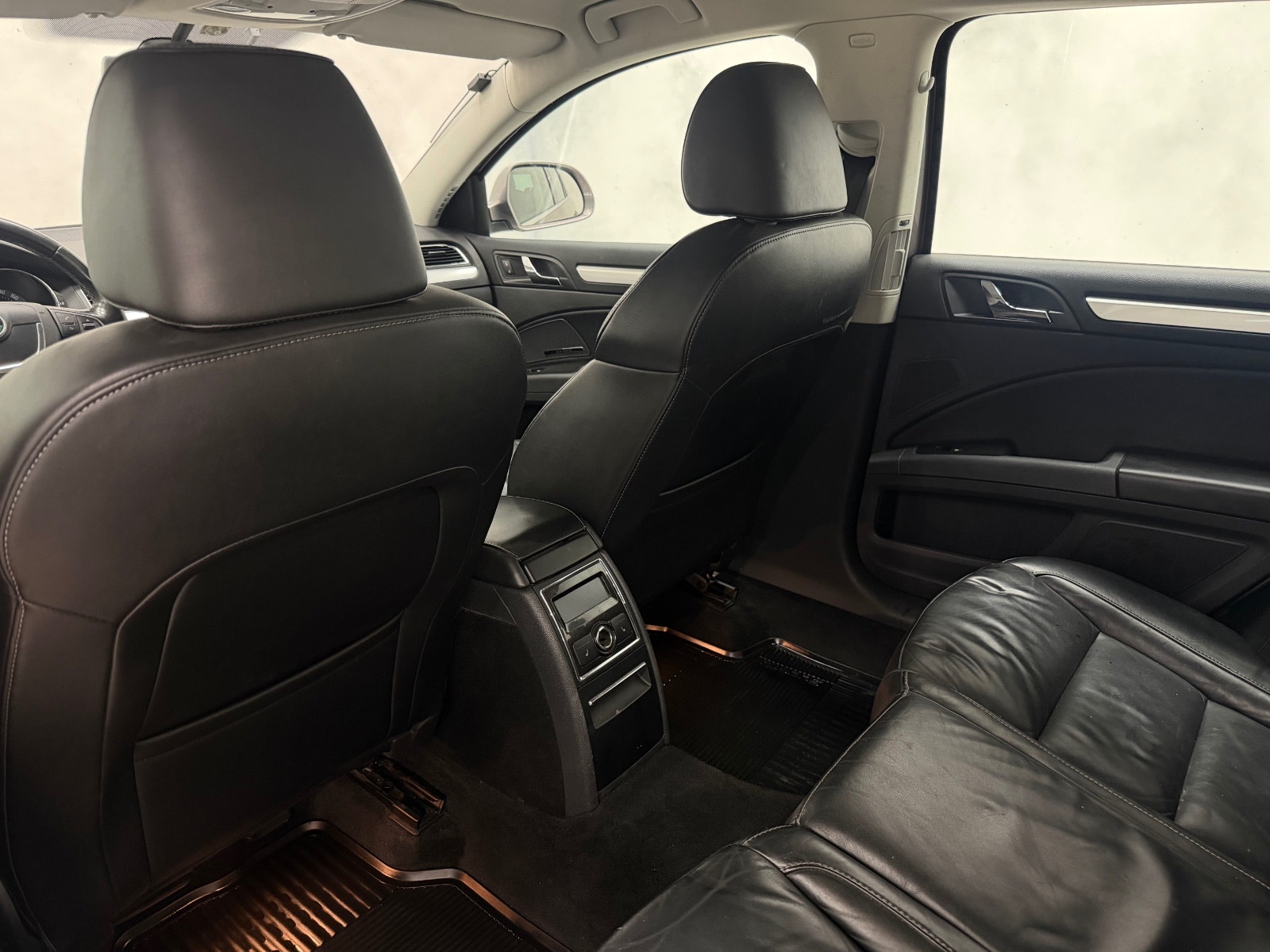 Škoda Superb Combi 2.0 TDI DSG Sequential, 6-trins, 140ps, 2011