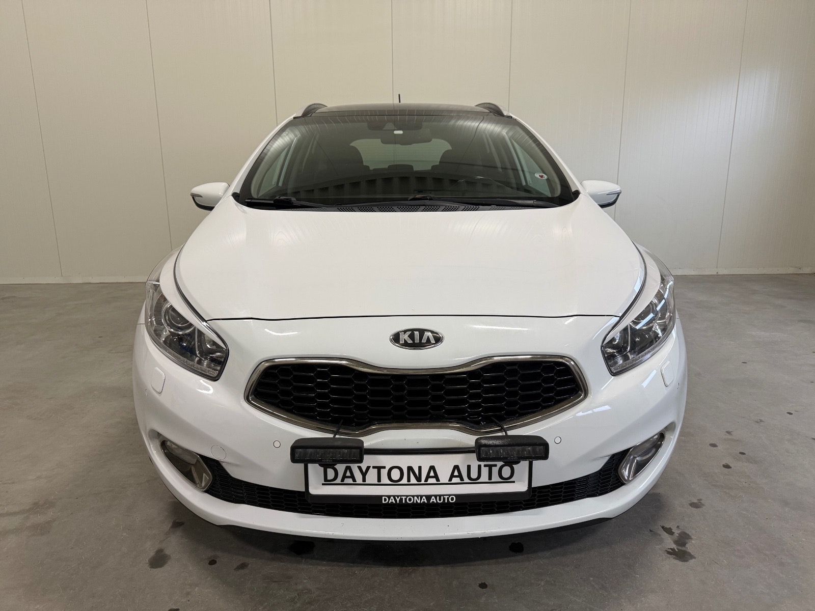 Kia cee'd_sw 1.6 CRDi Manual, 6-trins, 110ps, 2013