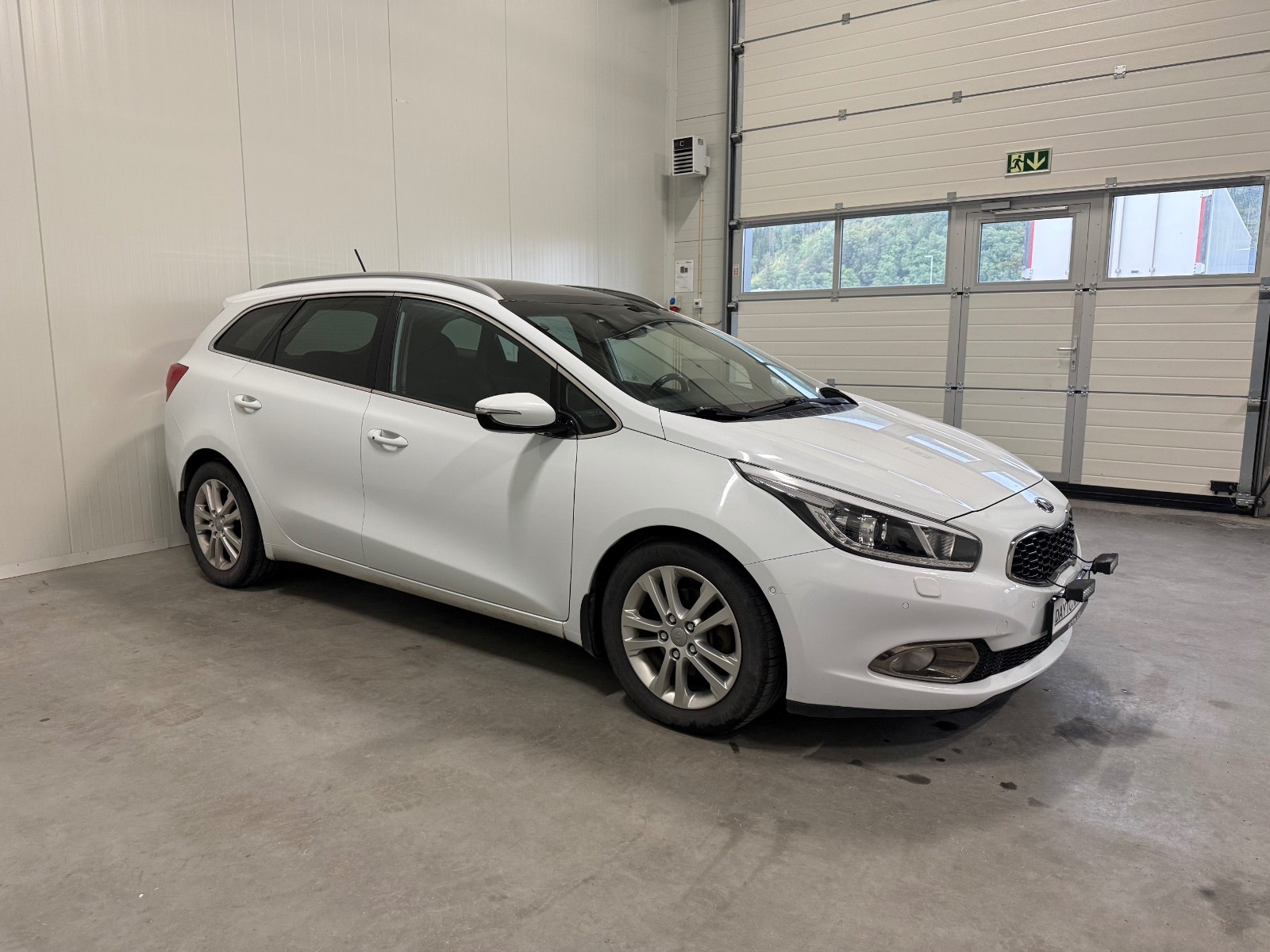 Kia cee'd_sw 1.6 CRDi Manual, 6-trins, 110ps, 2013
