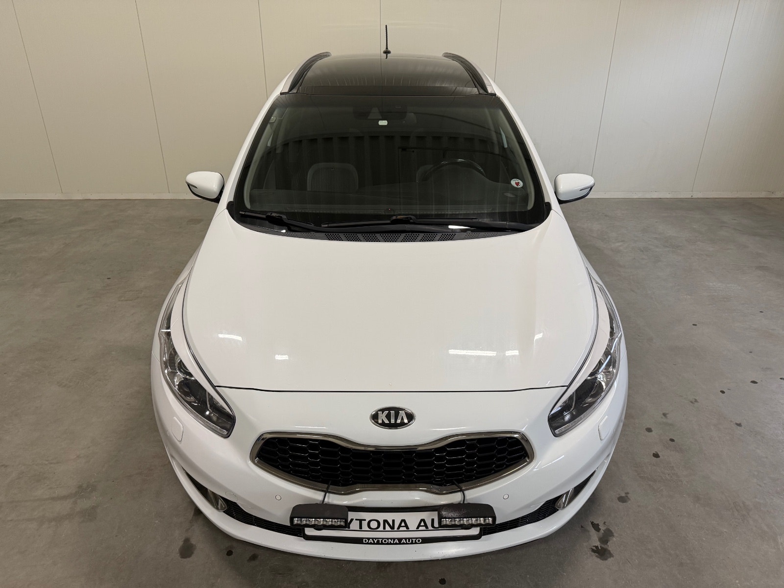 Kia cee'd_sw 1.6 CRDi Manual, 6-trins, 110ps, 2013