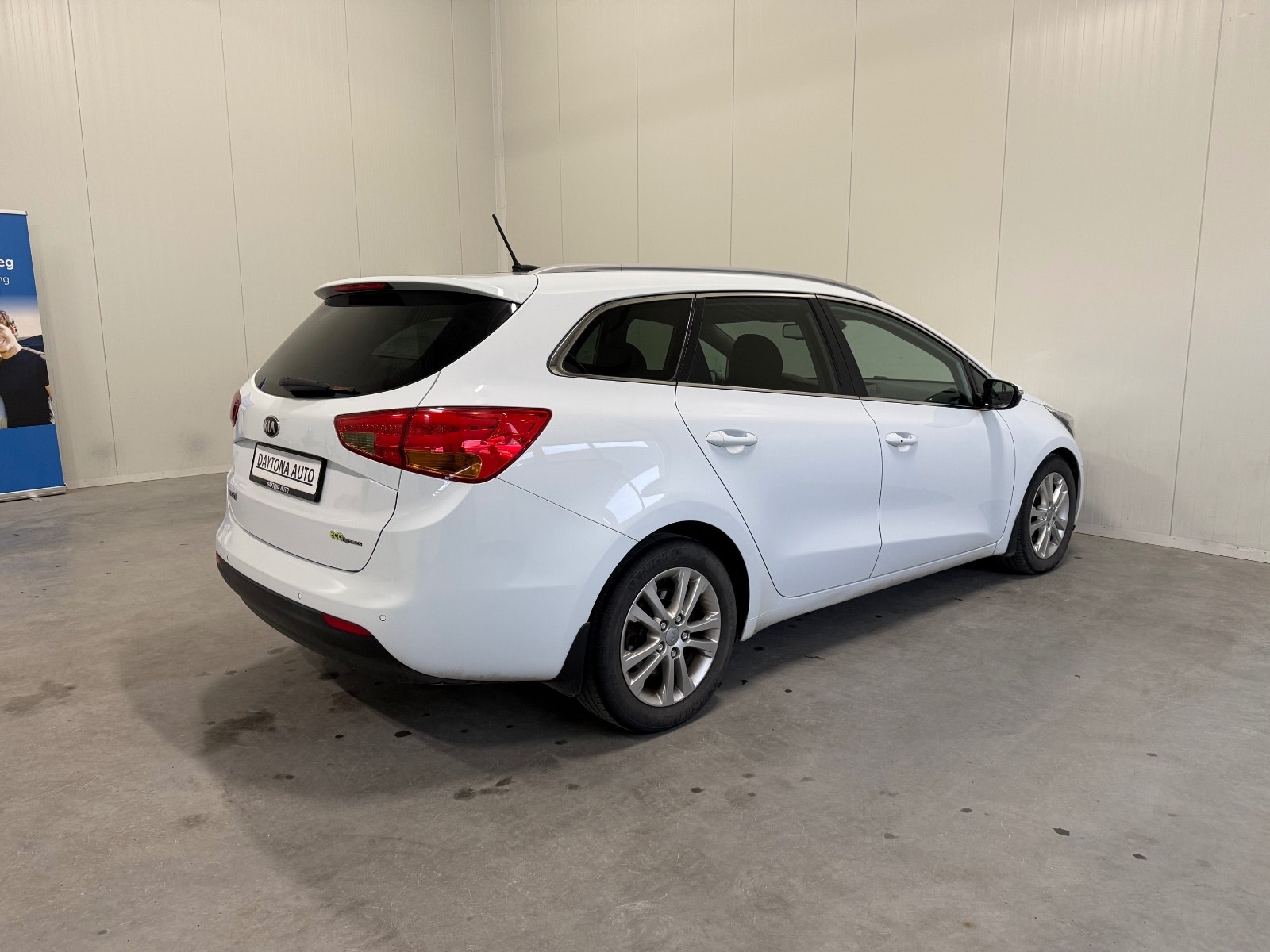 Kia cee'd_sw 1.6 CRDi Manual, 6-trins, 110ps, 2013