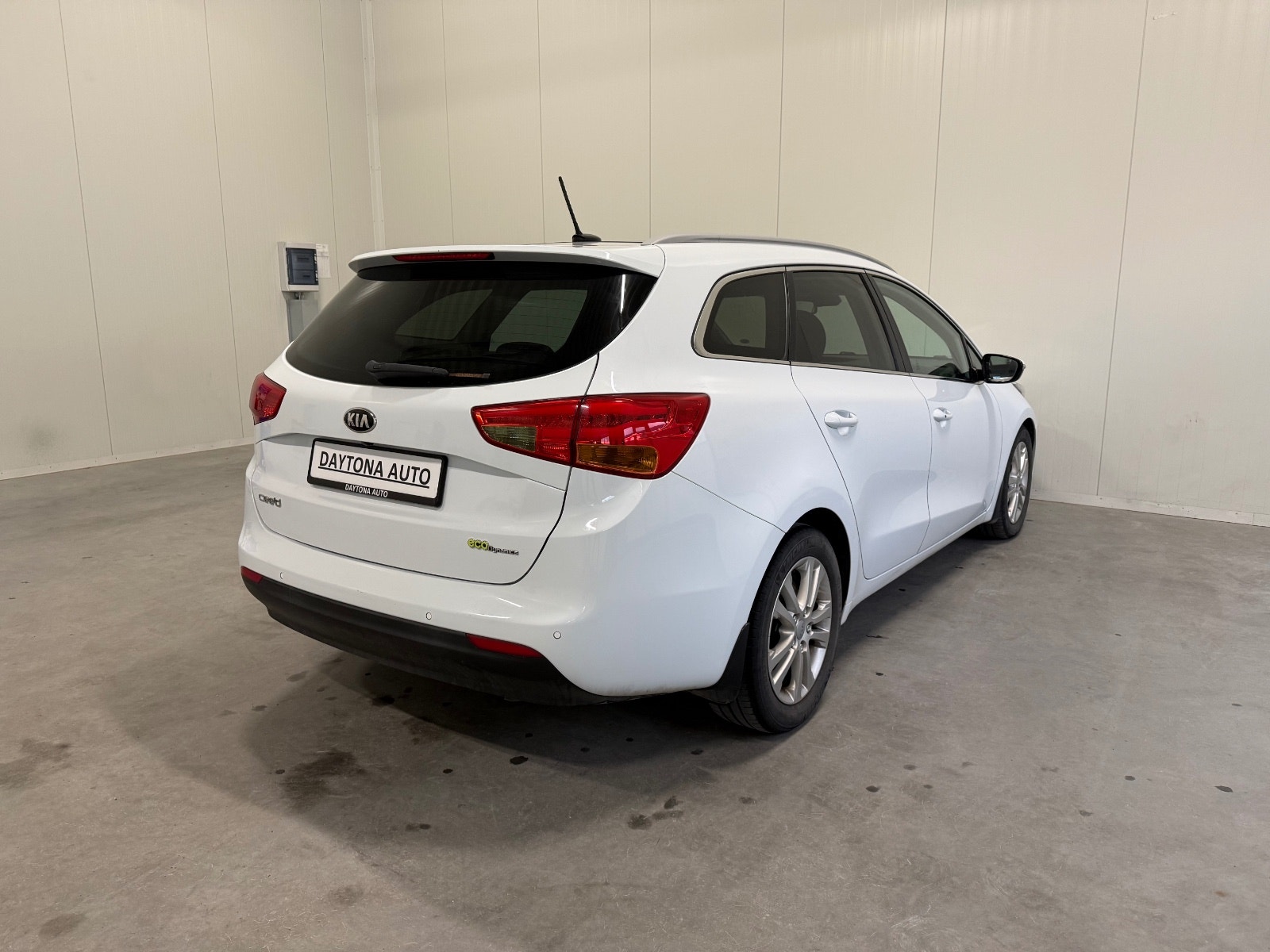 Kia cee'd_sw 1.6 CRDi Manual, 6-trins, 110ps, 2013