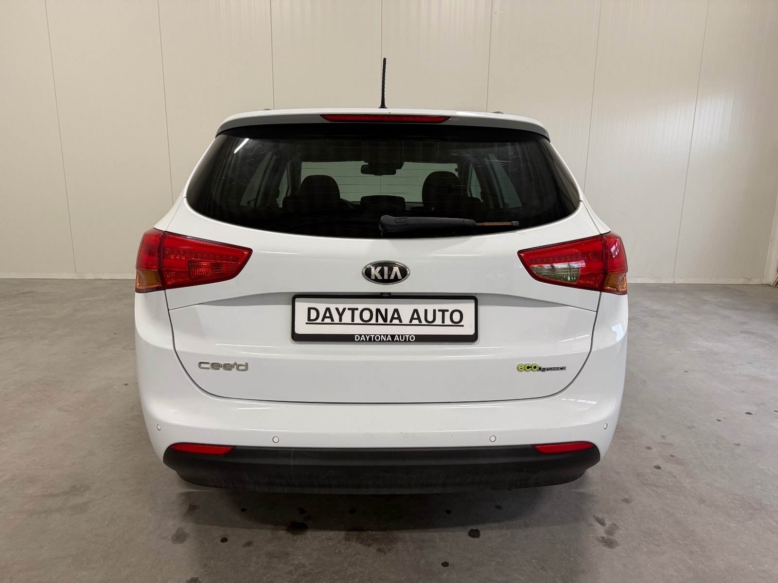 Kia cee'd_sw 1.6 CRDi Manual, 6-trins, 110ps, 2013