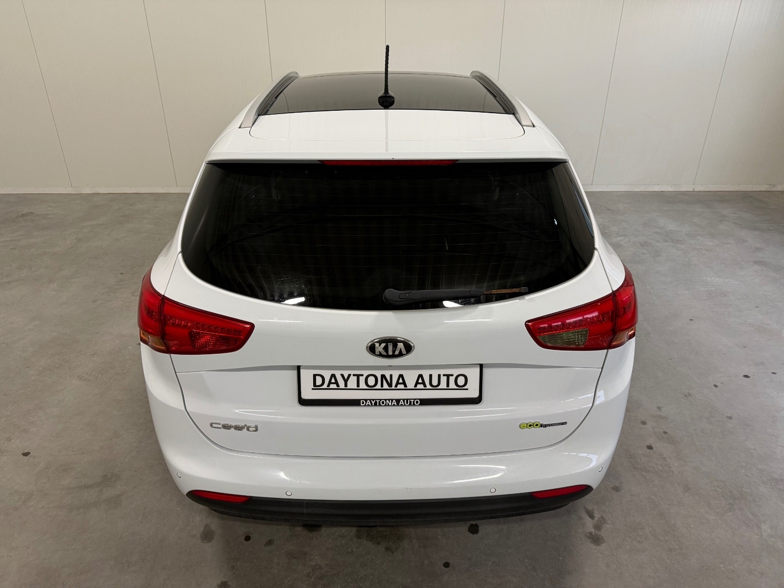 Kia cee'd_sw 1.6 CRDi Manual, 6-trins, 110ps, 2013