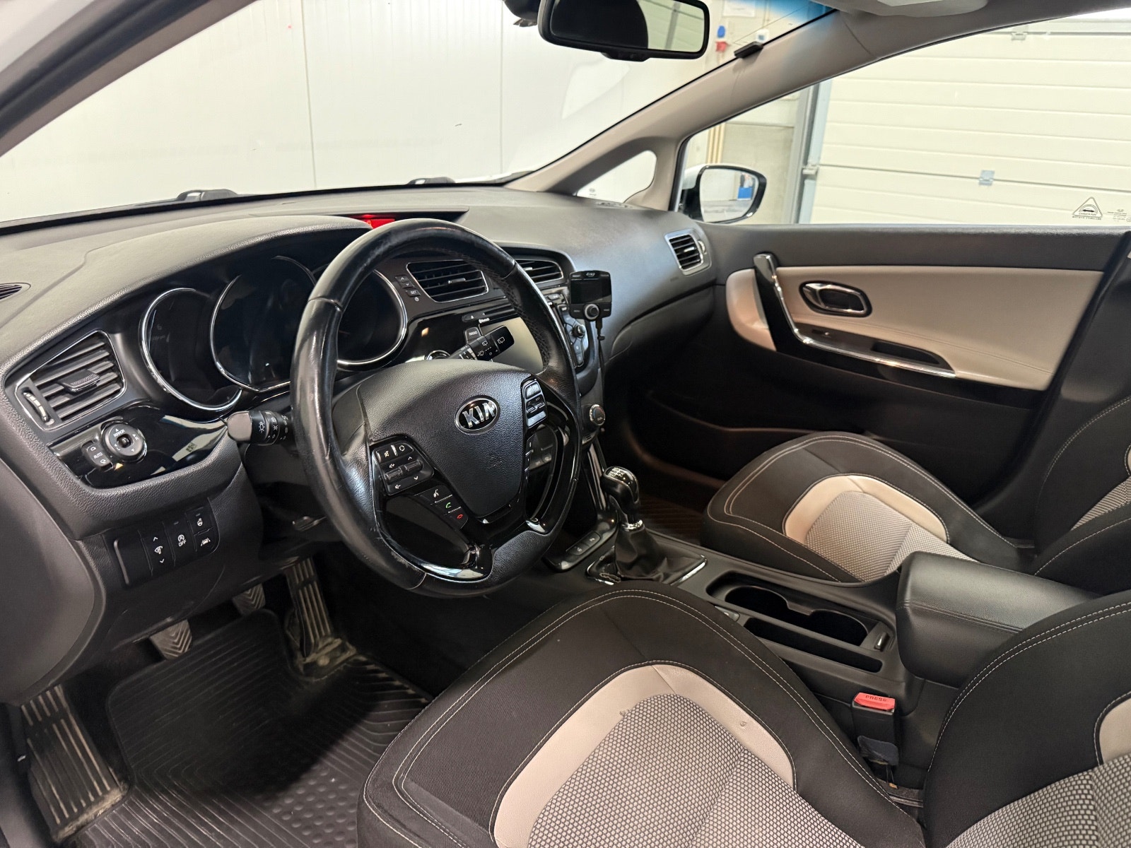Kia cee'd_sw 1.6 CRDi Manual, 6-trins, 110ps, 2013