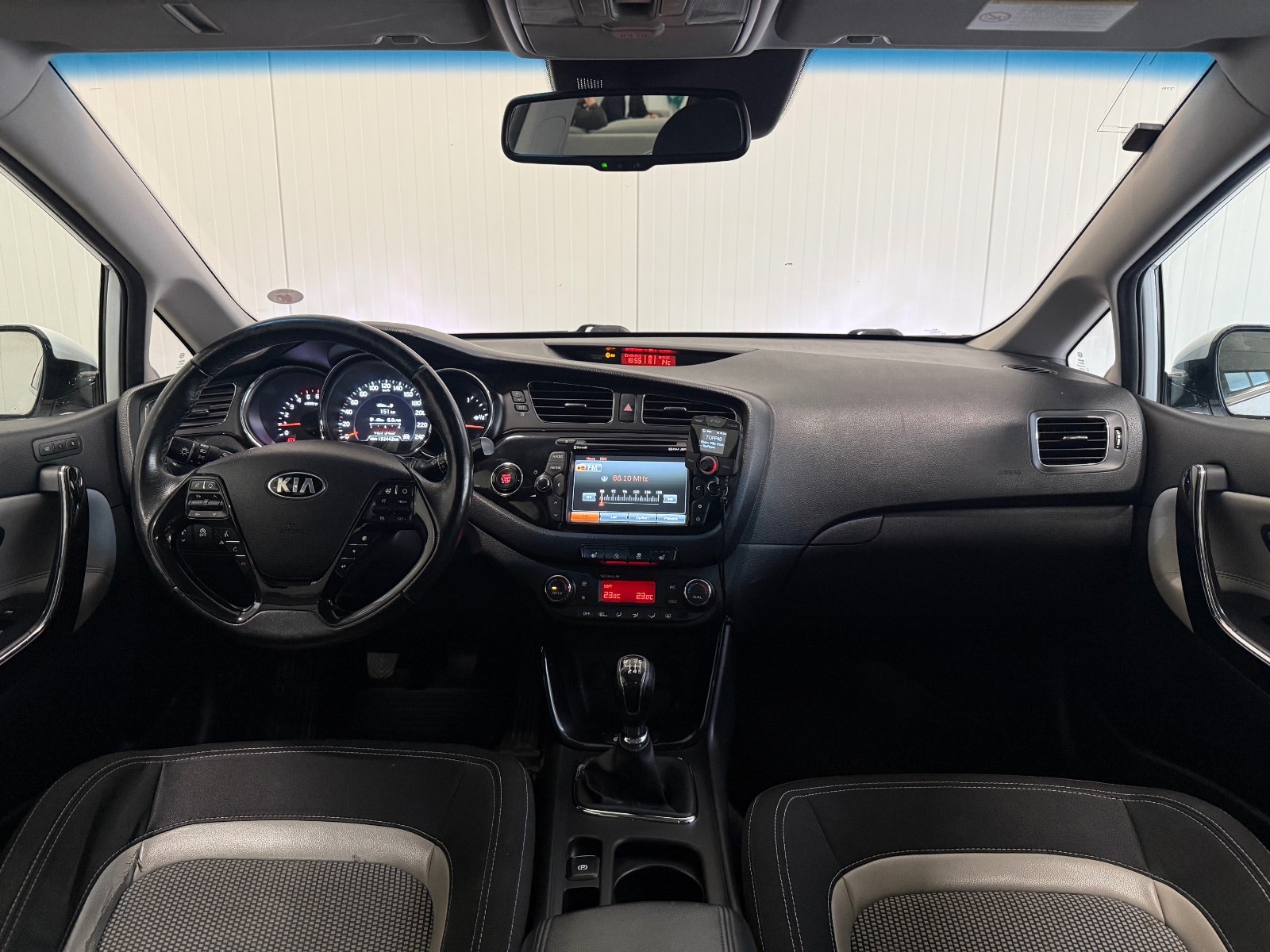 Kia cee'd_sw 1.6 CRDi Manual, 6-trins, 110ps, 2013