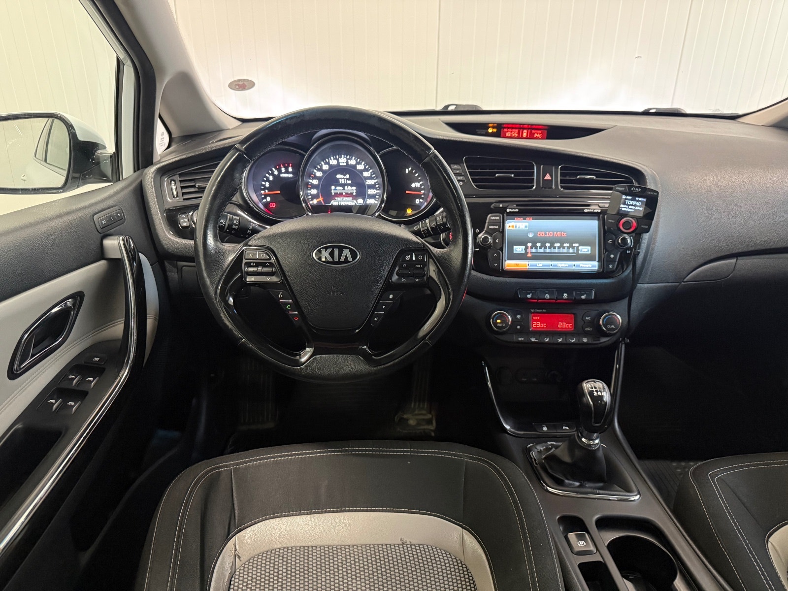 Kia cee'd_sw 1.6 CRDi Manual, 6-trins, 110ps, 2013