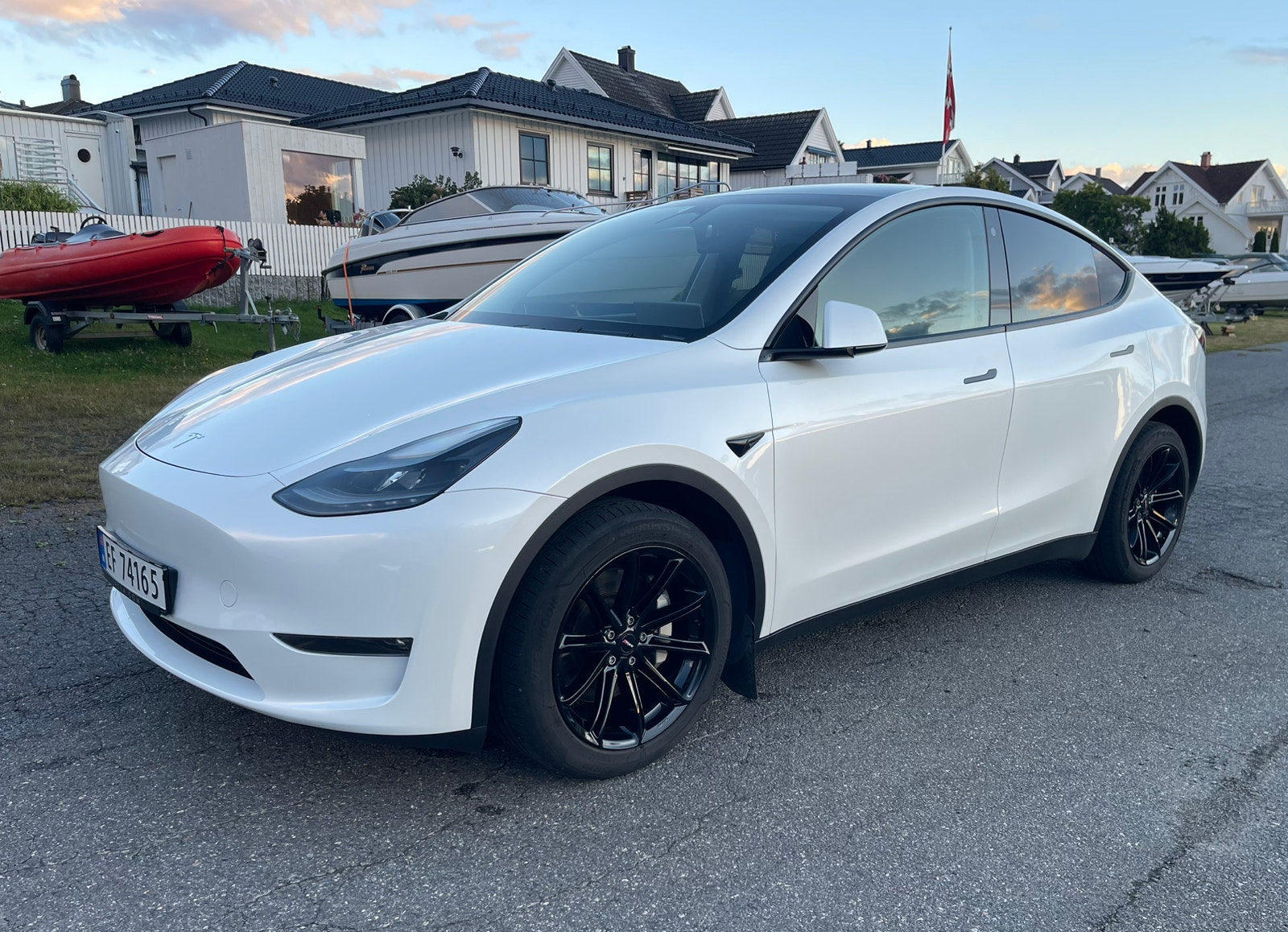 Tesla Model Y Long Range AWD, 514ps, 2023