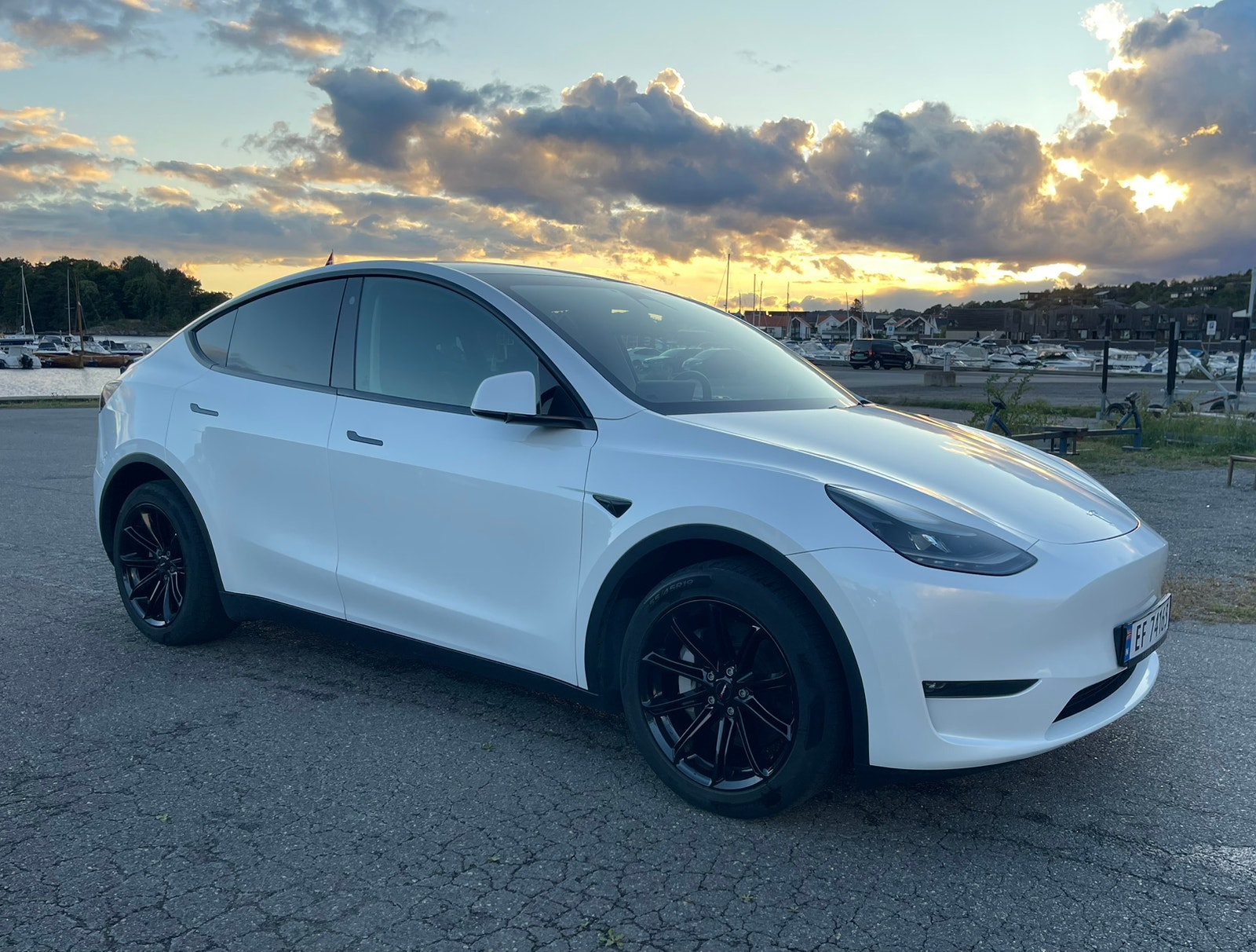 Tesla Model Y Long Range AWD, 514ps, 2023