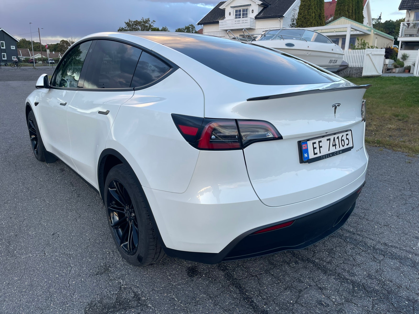 Tesla Model Y Long Range AWD, 514ps, 2023