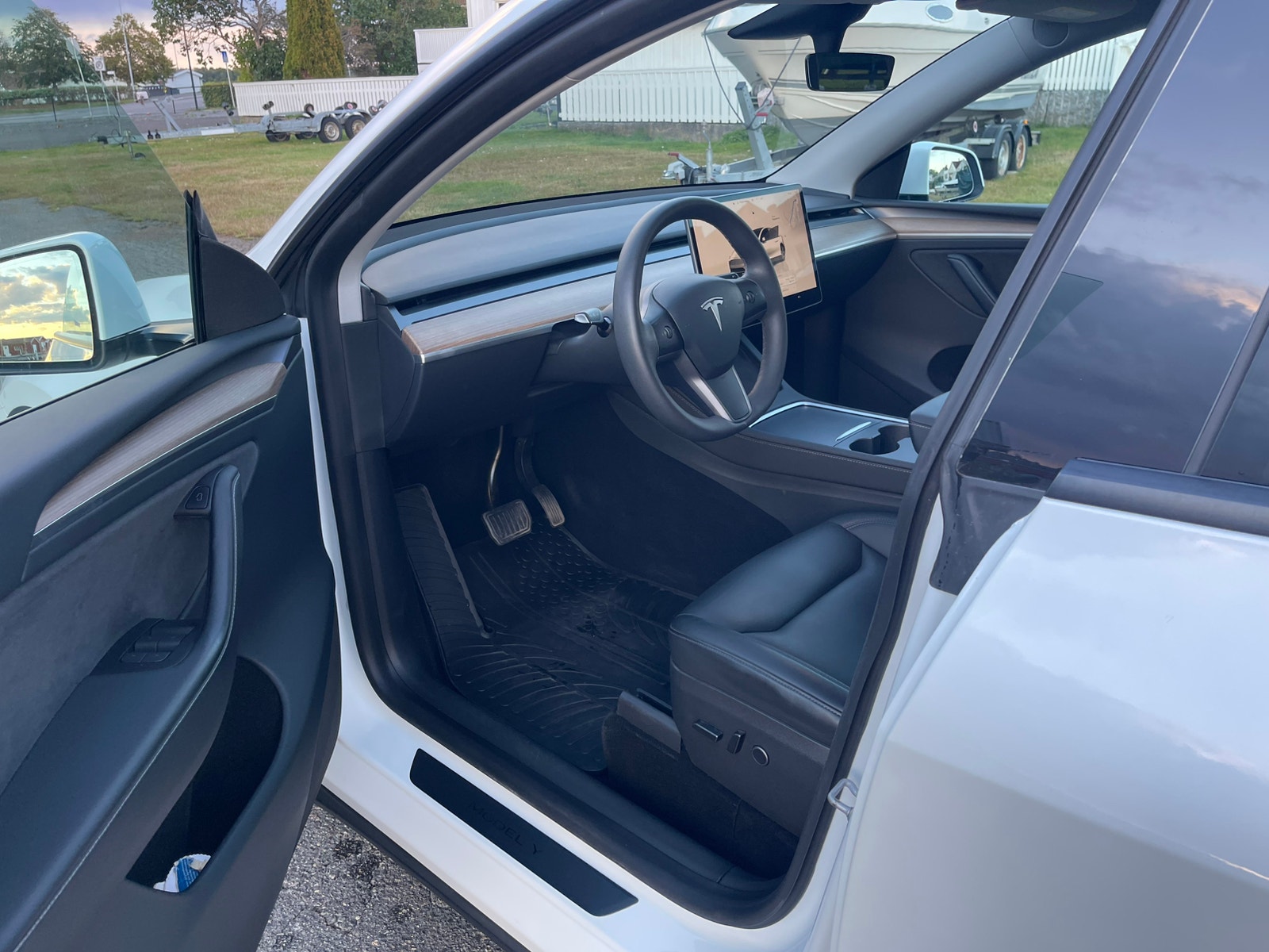 Tesla Model Y Long Range AWD, 514ps, 2023