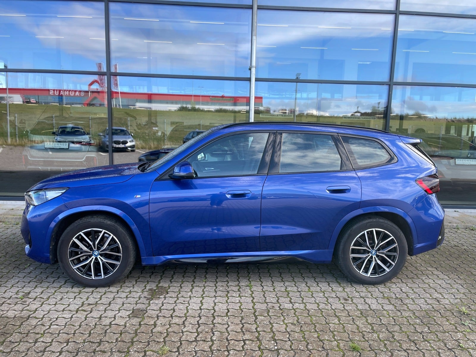 BMW iX1 eDrive20, 204ps, 2025