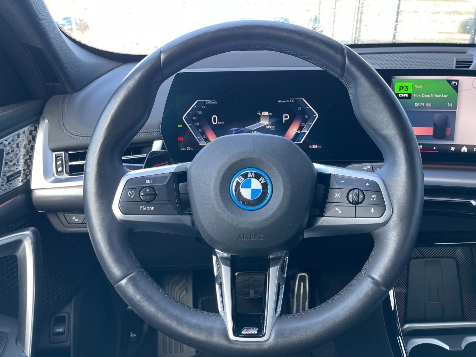 BMW iX1 eDrive20, 204ps, 2025