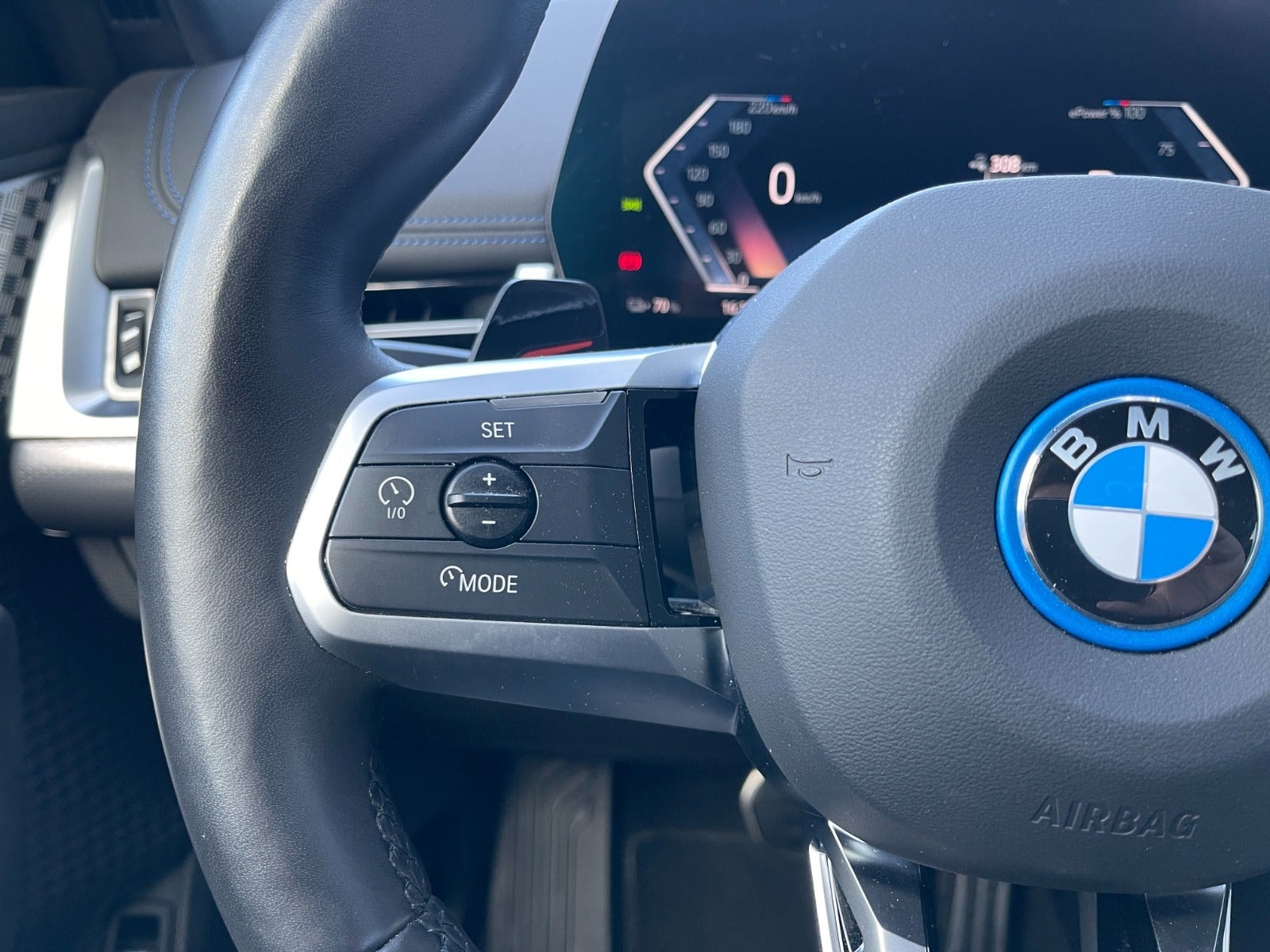 BMW iX1 eDrive20, 204ps, 2025
