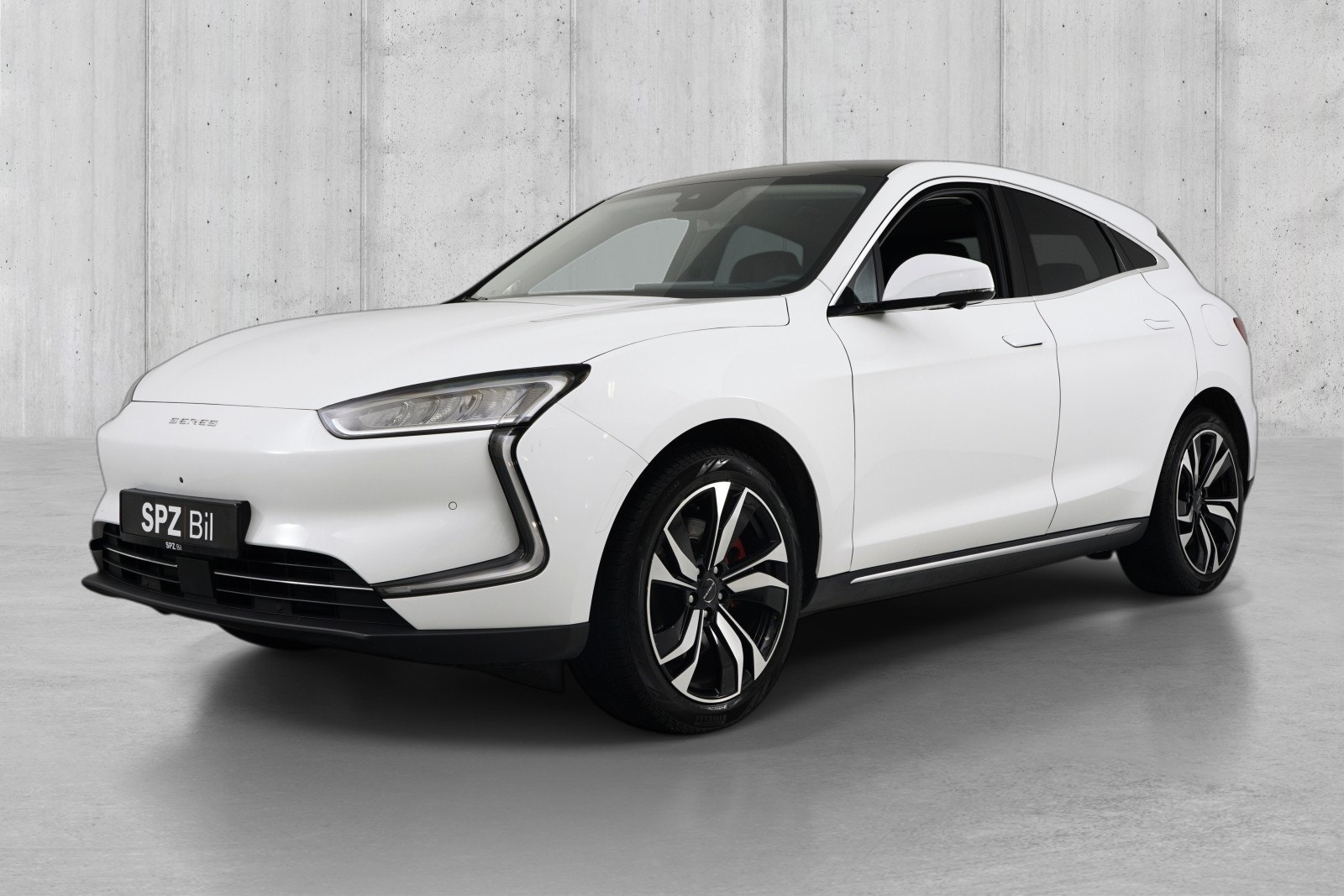 Seres 5 80 kWh AWD, 585ps, 2023