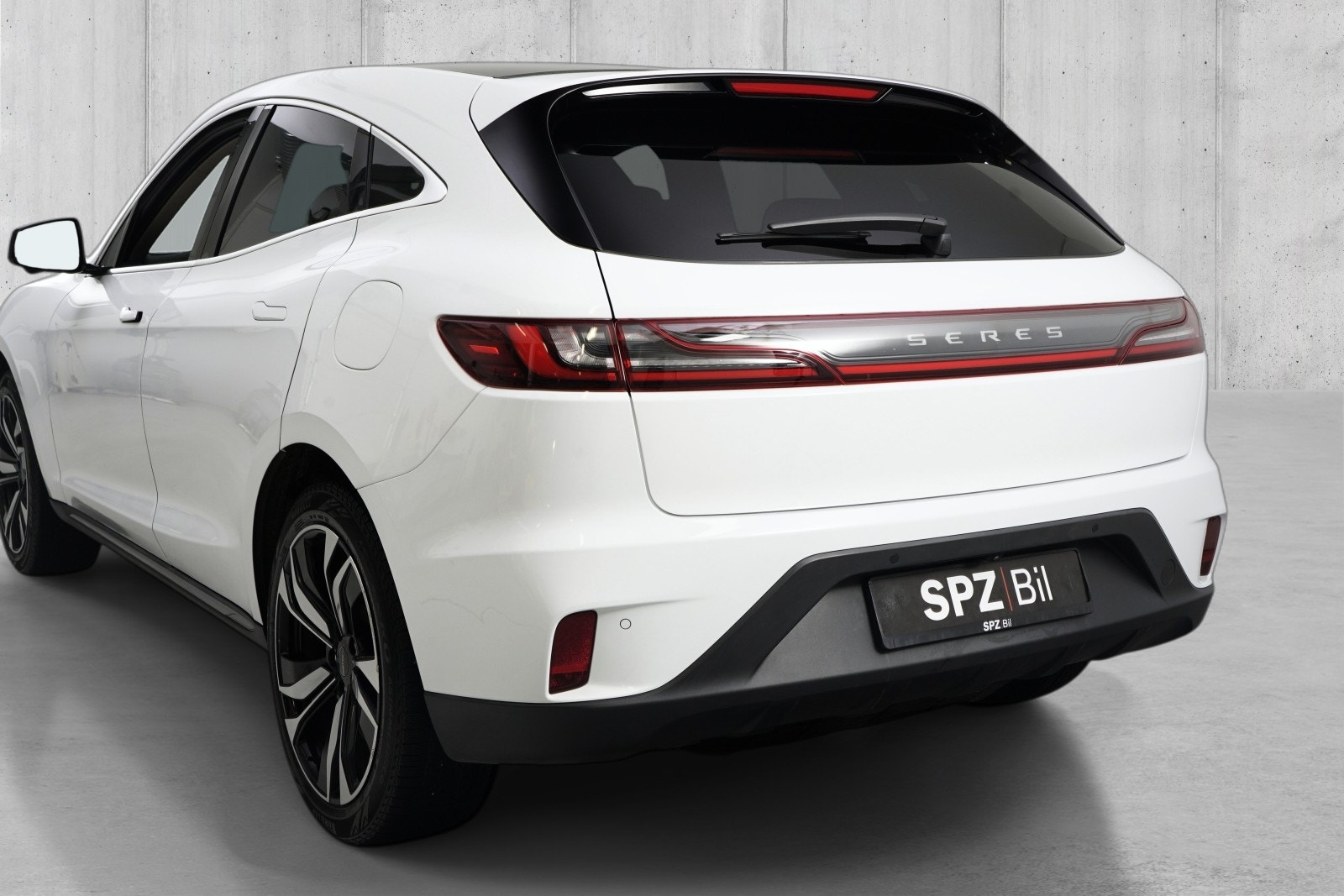 Seres 5 80 kWh AWD, 585ps, 2023