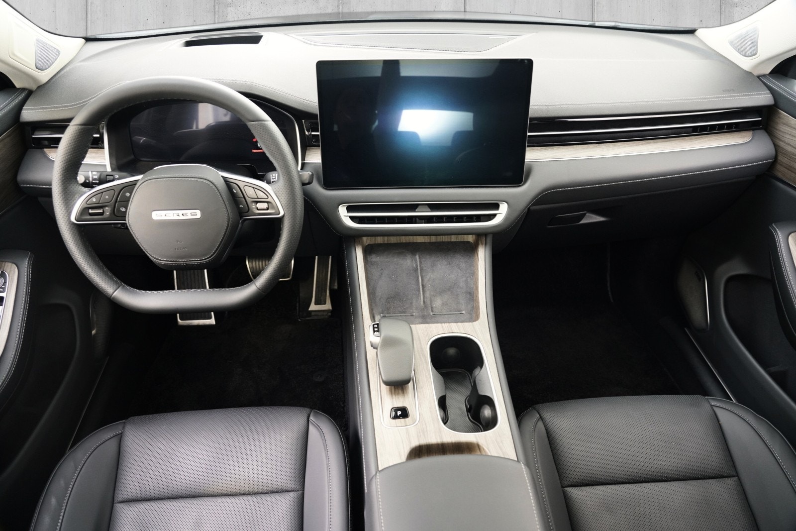 Seres 5 80 kWh AWD, 585ps, 2023