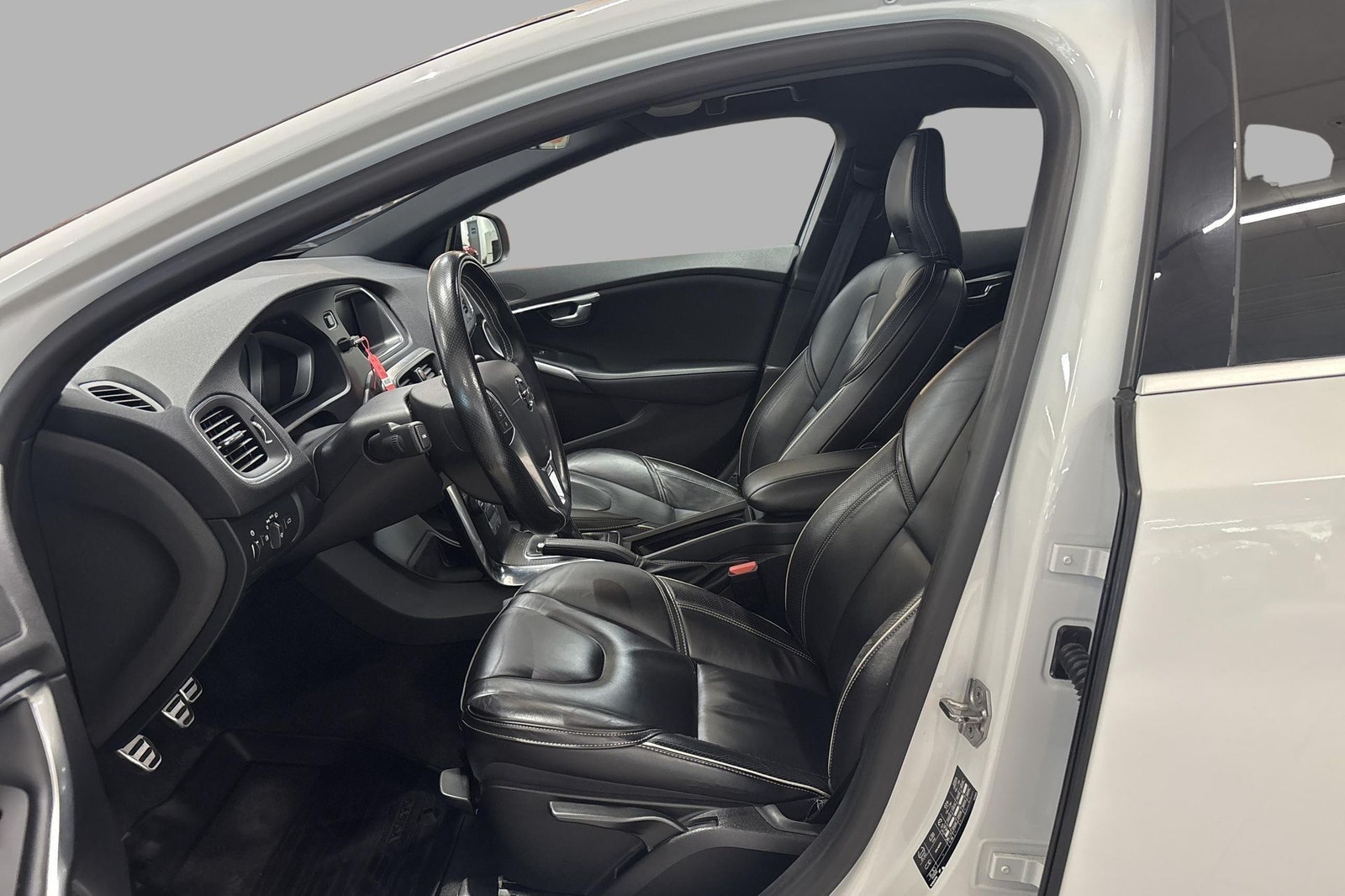 Volvo V40 T2 Manual, 6-trins, 122ps, 2017