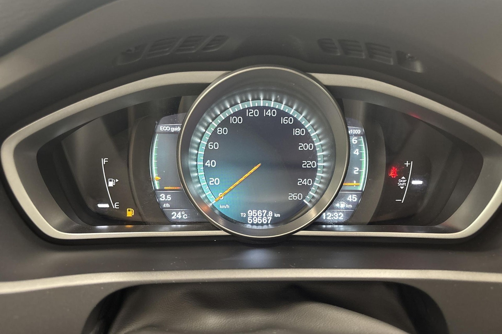 Volvo V40 T2 Manual, 6-trins, 122ps, 2017