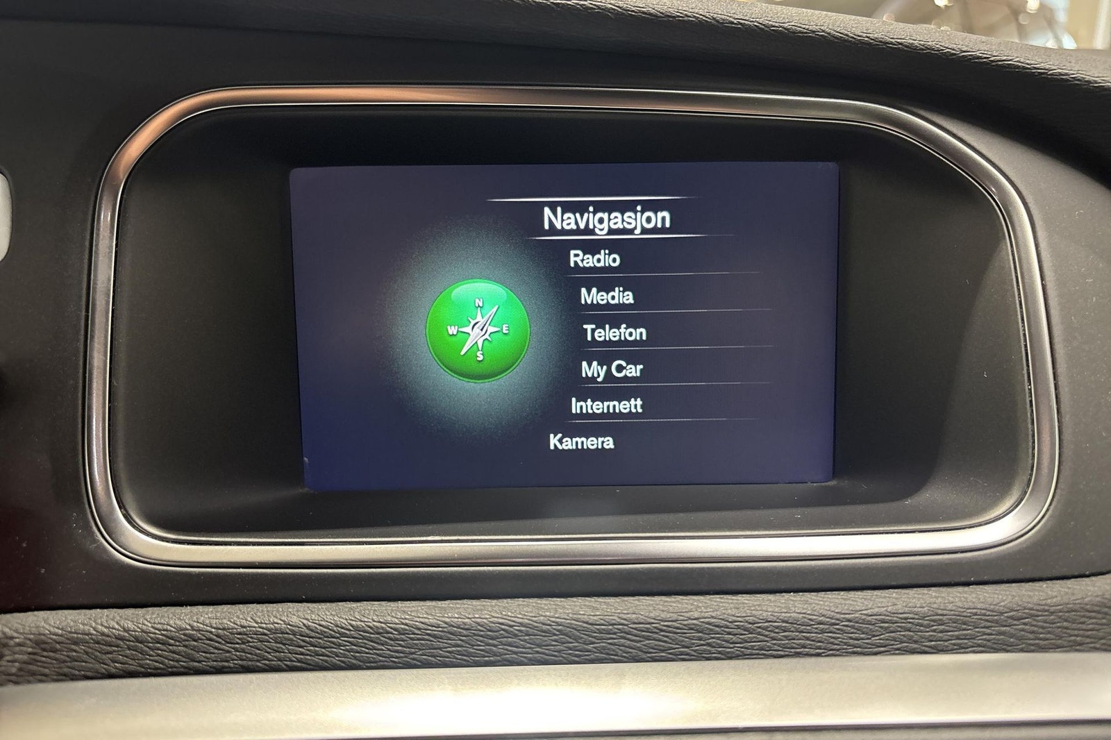 Volvo V40 T2 Manual, 6-trins, 122ps, 2017
