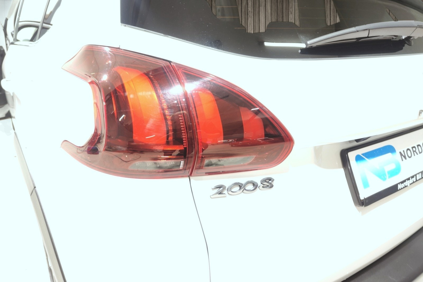 Peugeot 2008 1.2 PureTech 110 EAT, 6-trins, 110ps, 2018