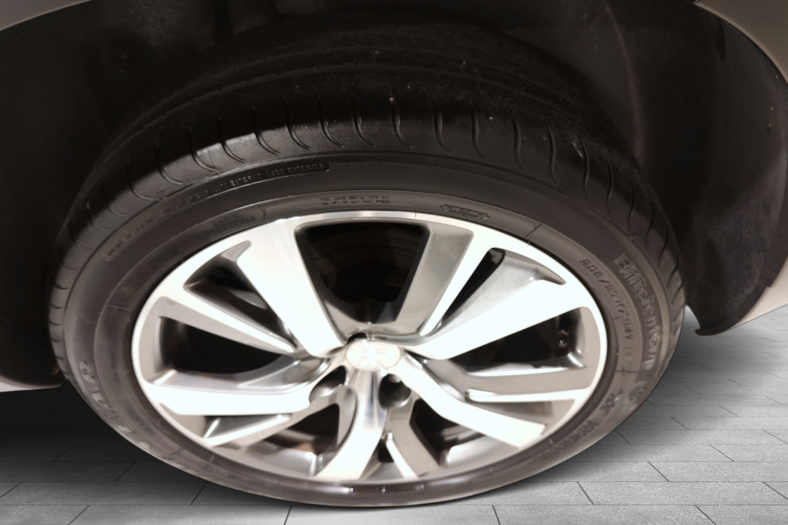 Peugeot 2008 1.2 PureTech 110 EAT, 6-trins, 110ps, 2018