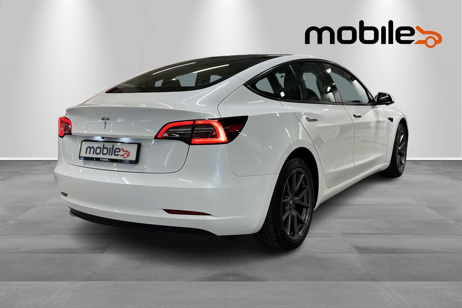 Tesla Model 3 Standard Range Plus, 325hp, 2021