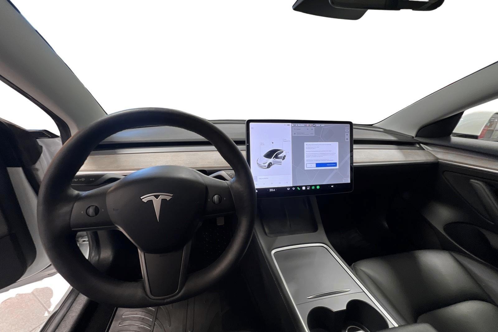 Tesla Model 3 Standard Range Plus, 325hp, 2021