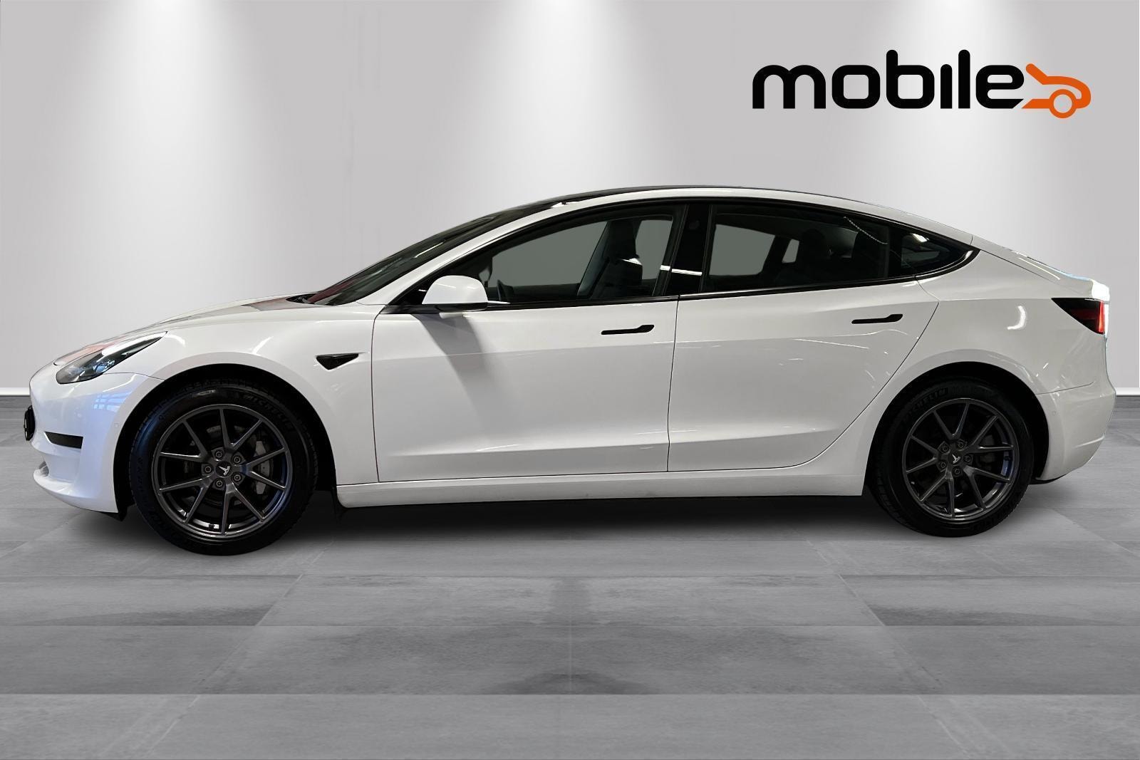 Tesla Model 3 Standard Range Plus, 325hp, 2021