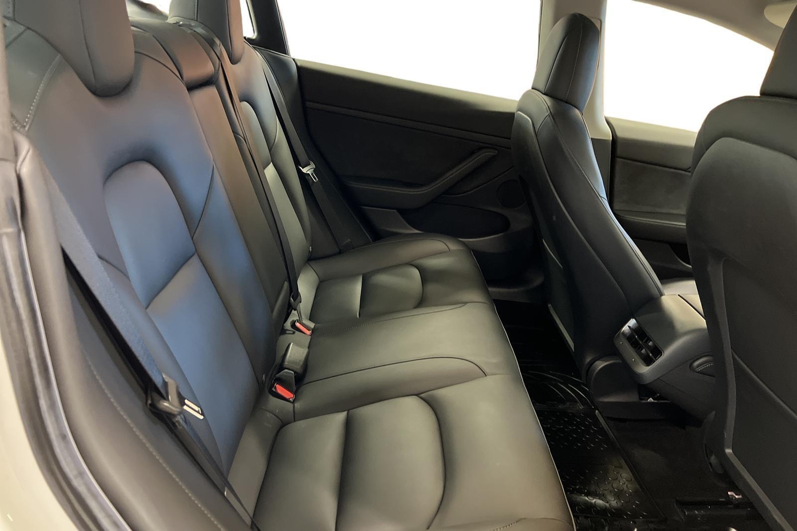 Tesla Model 3 Standard Range Plus, 325hp, 2021
