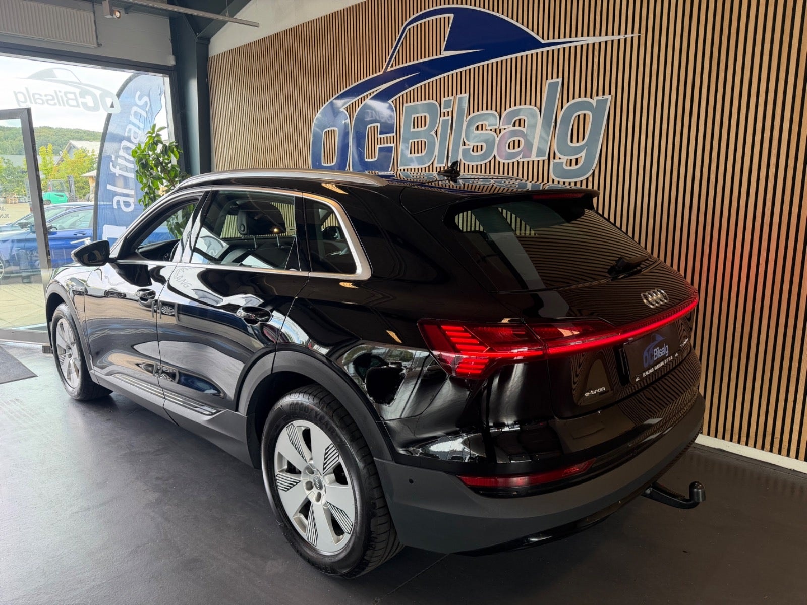 Audi e-tron 55 quattro, 408ps, 2020
