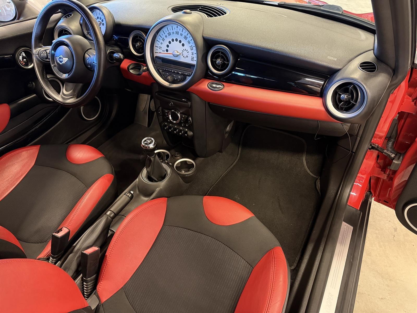 MINI Cooper Manuell, 6-trinn, 122hk, 2012