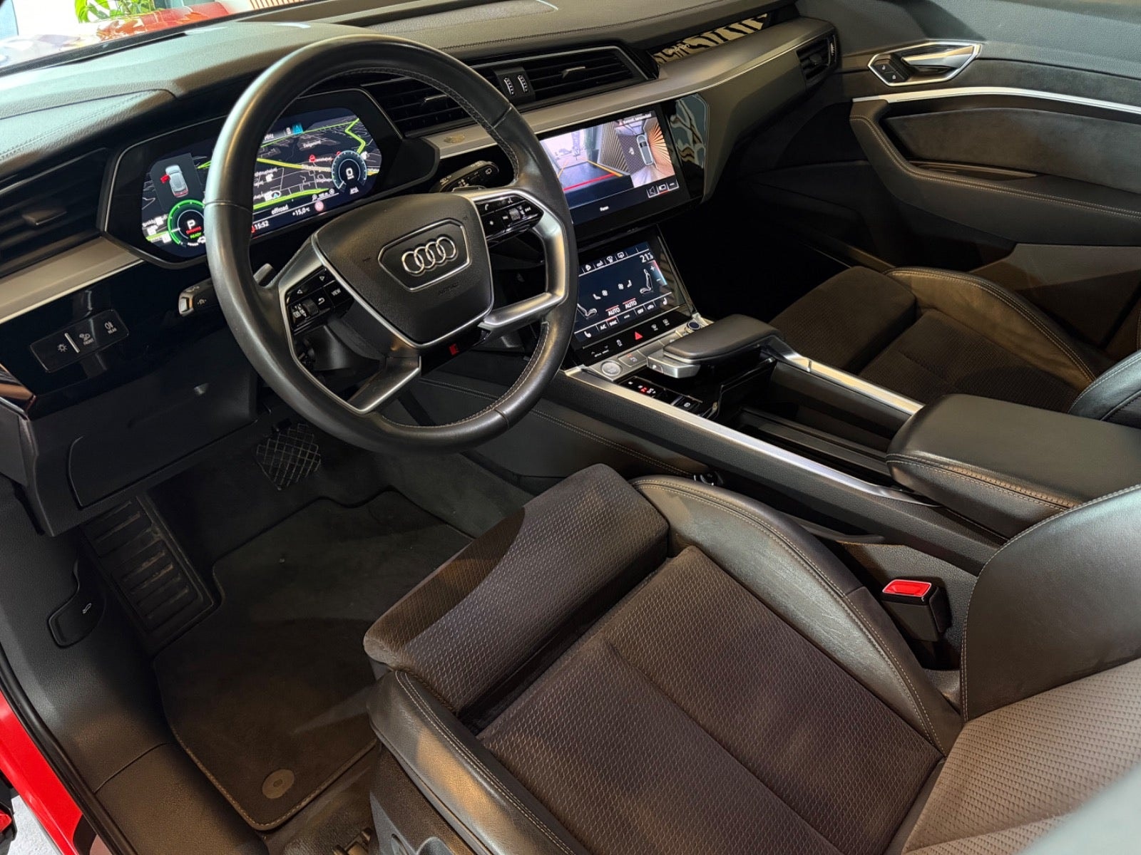 Audi e-tron 55 quattro, 408ps, 2020