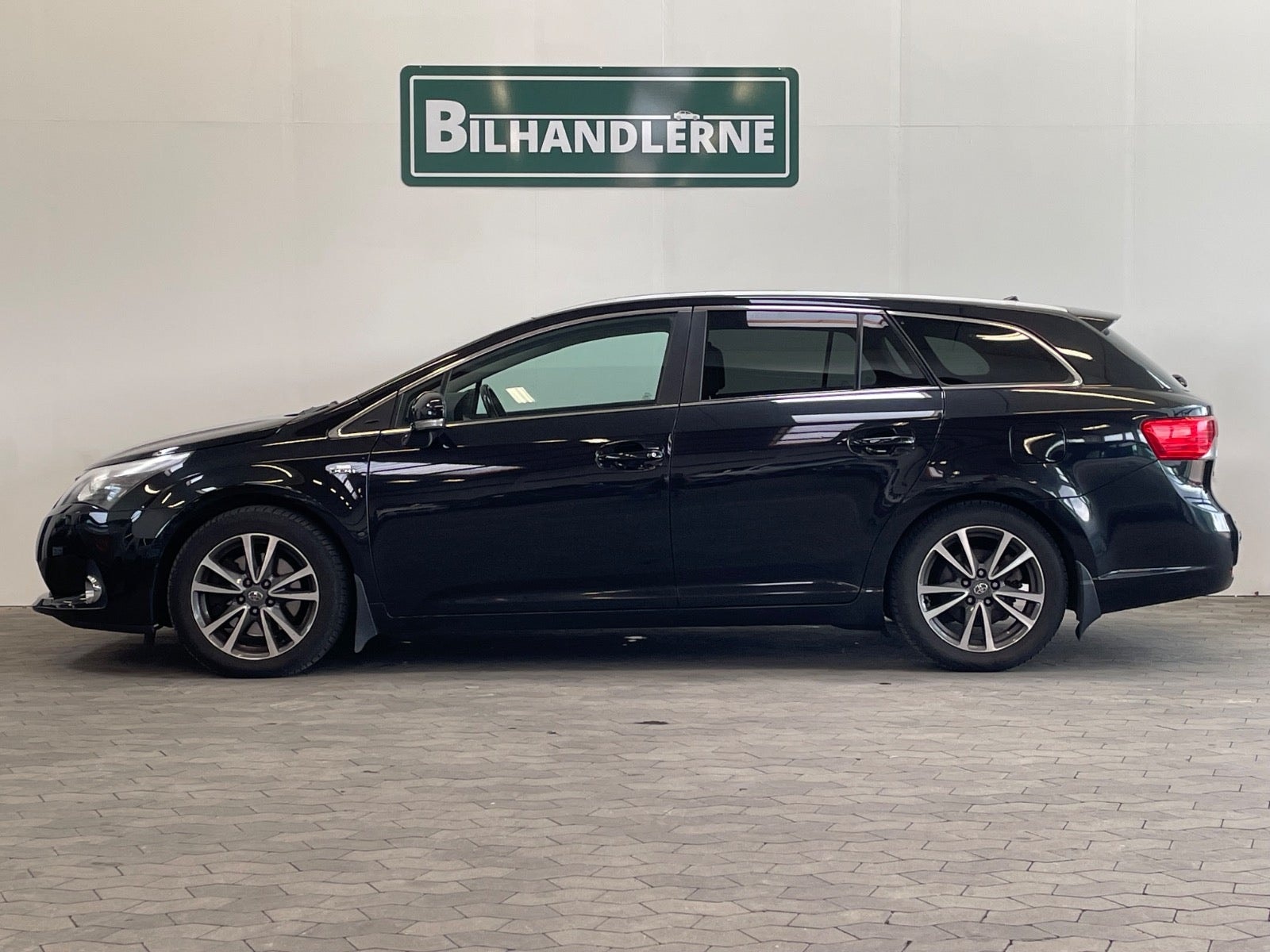Toyota Avensis Stasjonsvogn 2.2 D-4D Automatisk, 6-trinn, 150hk, 2012