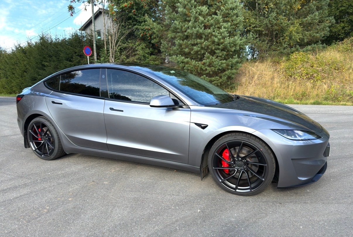 Tesla Model 3 Performance, 627hp, 2025