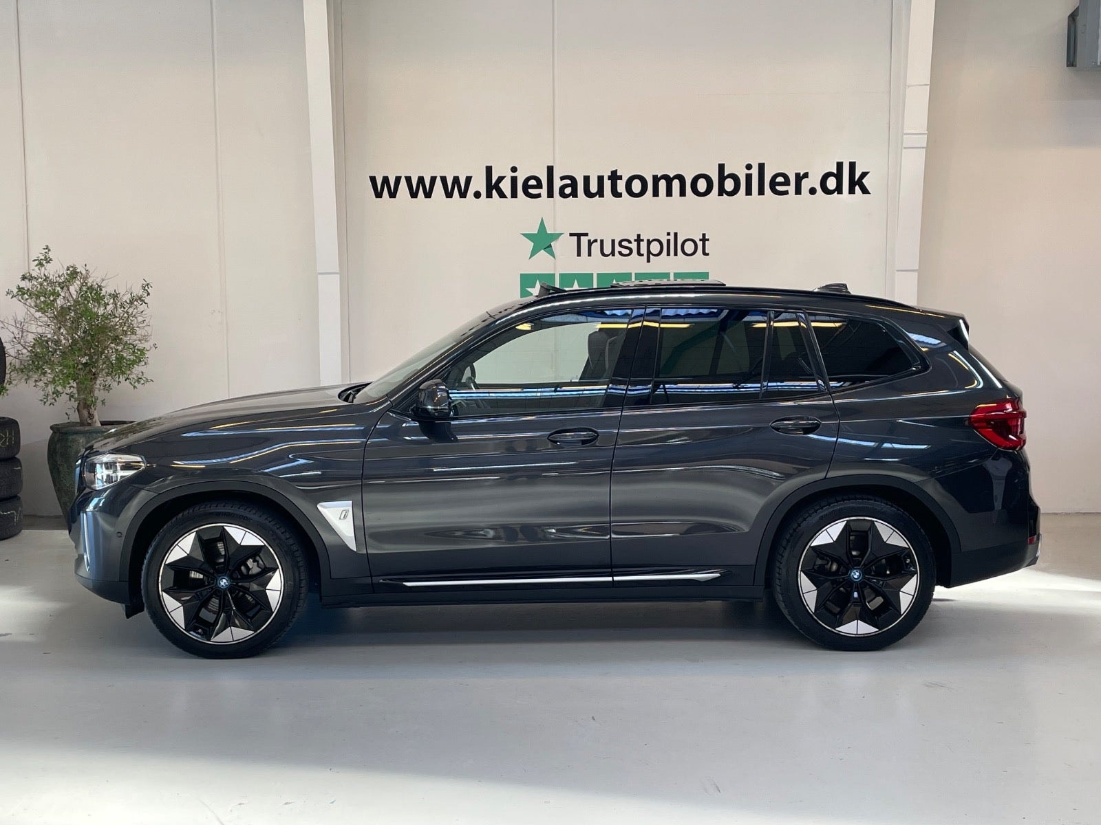 BMW iX3, 286hp, 2021