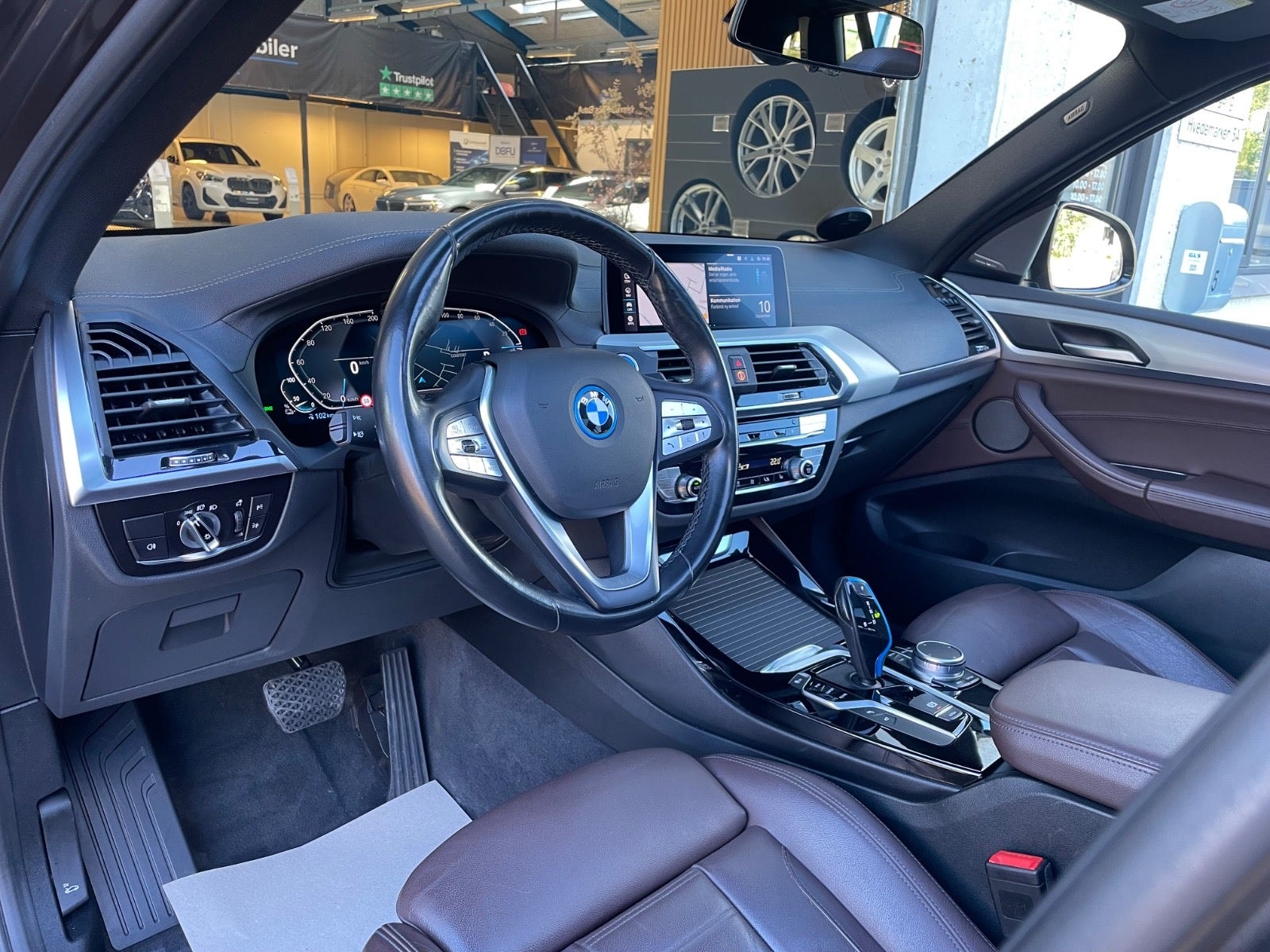 BMW iX3, 286hp, 2021