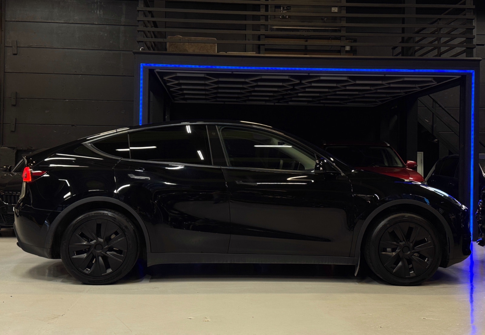 Tesla Model Y Long Range AWD, 514ps, 2023