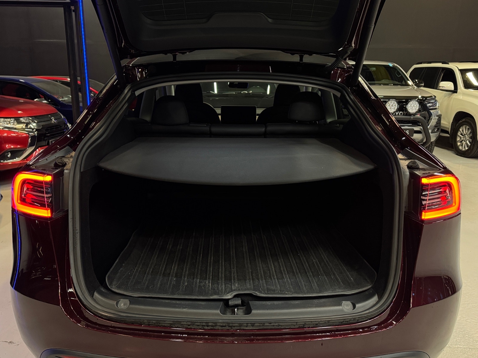 Tesla Model Y Long Range AWD, 514ps, 2023