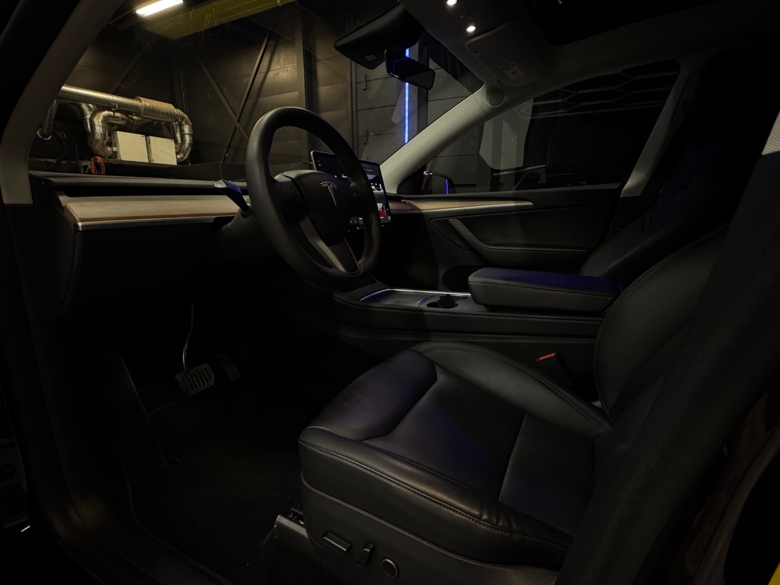 Tesla Model Y Long Range AWD, 514ps, 2023