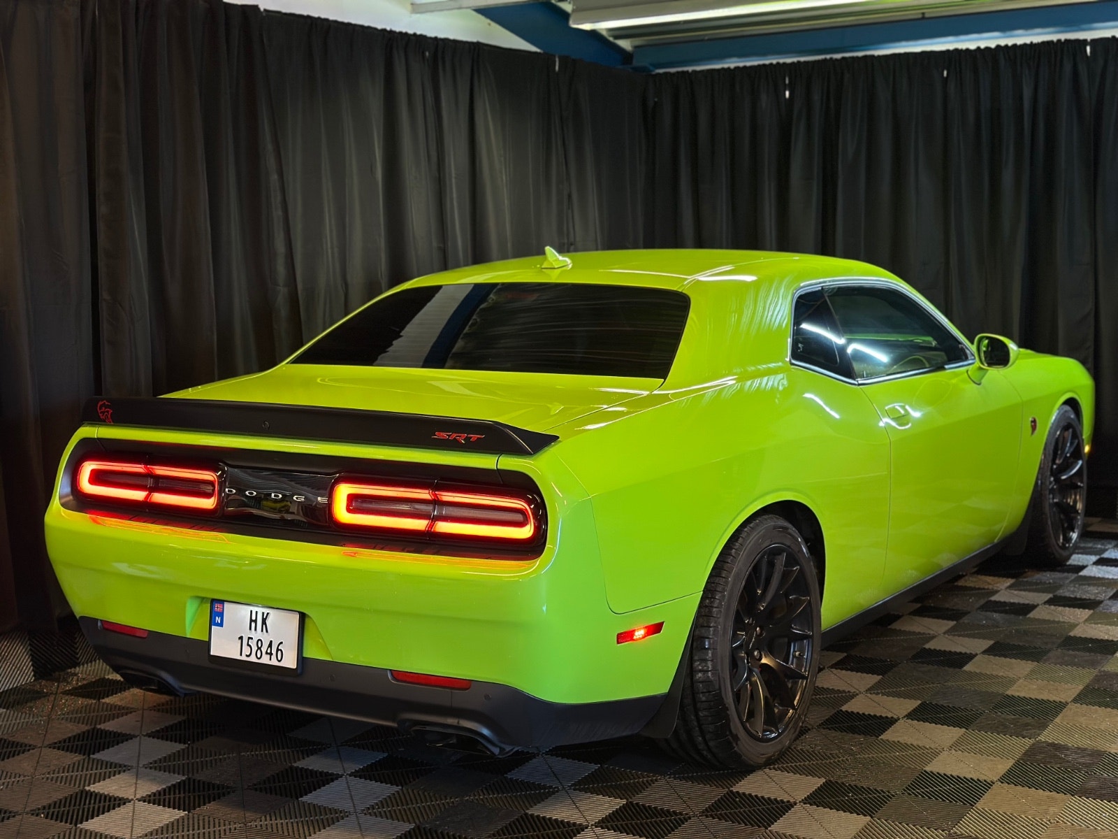 Dodge Challenger SRT Hellcat Manual, 717hp, 2015