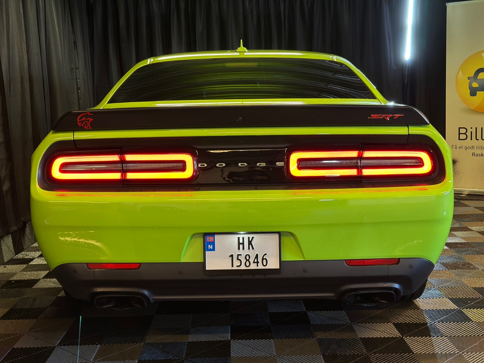 Dodge Challenger SRT Hellcat Manual, 717hp, 2015