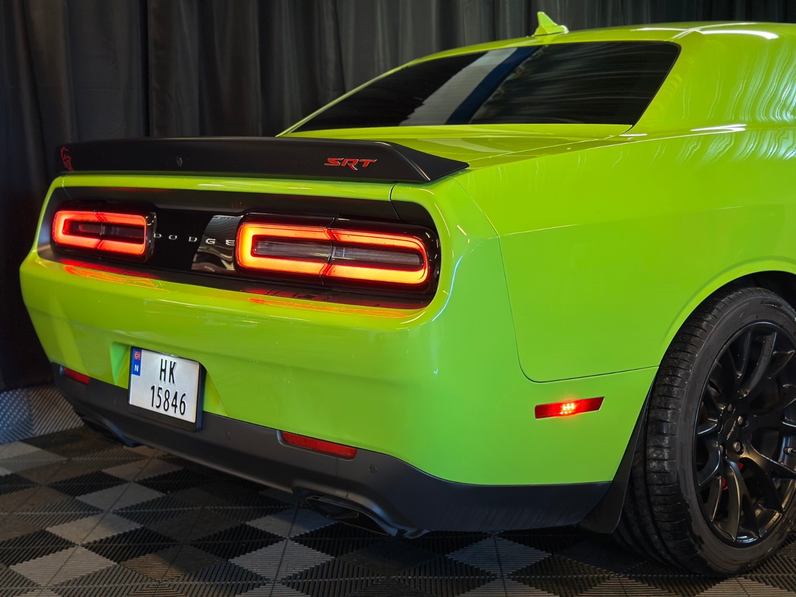 Dodge Challenger SRT Hellcat Manual, 717hp, 2015