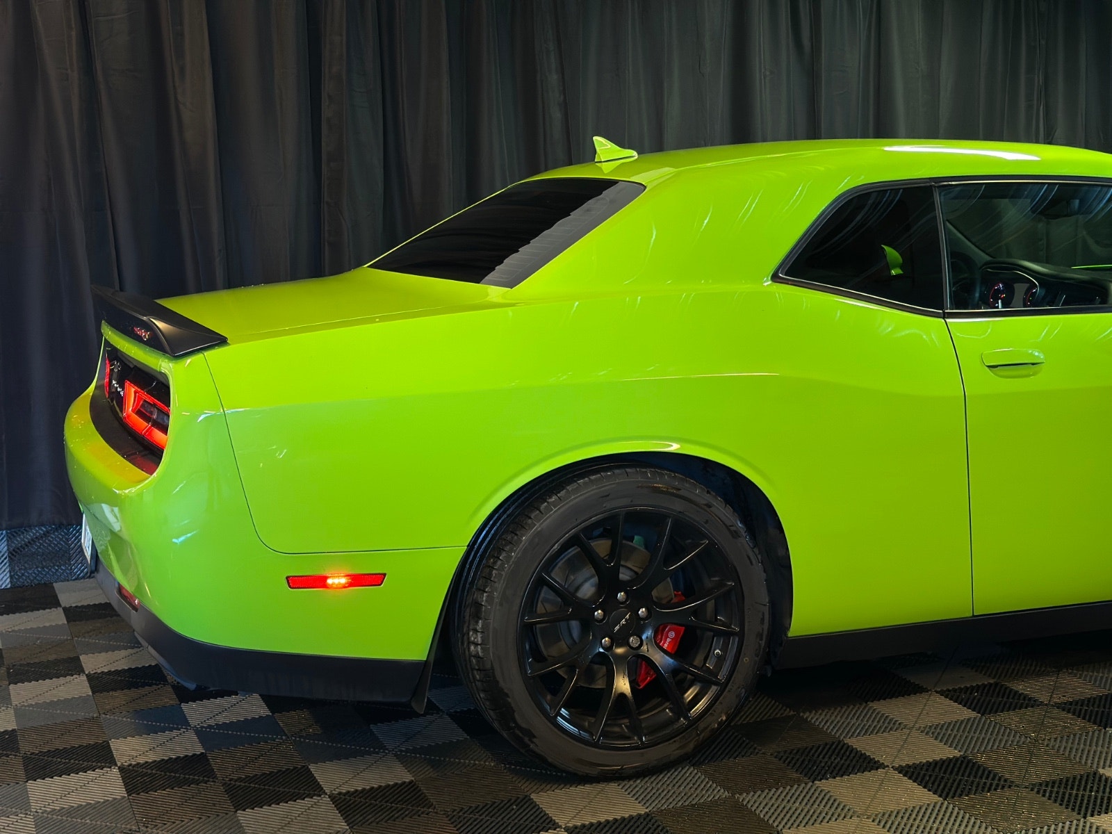 Dodge Challenger SRT Hellcat Manual, 717hp, 2015