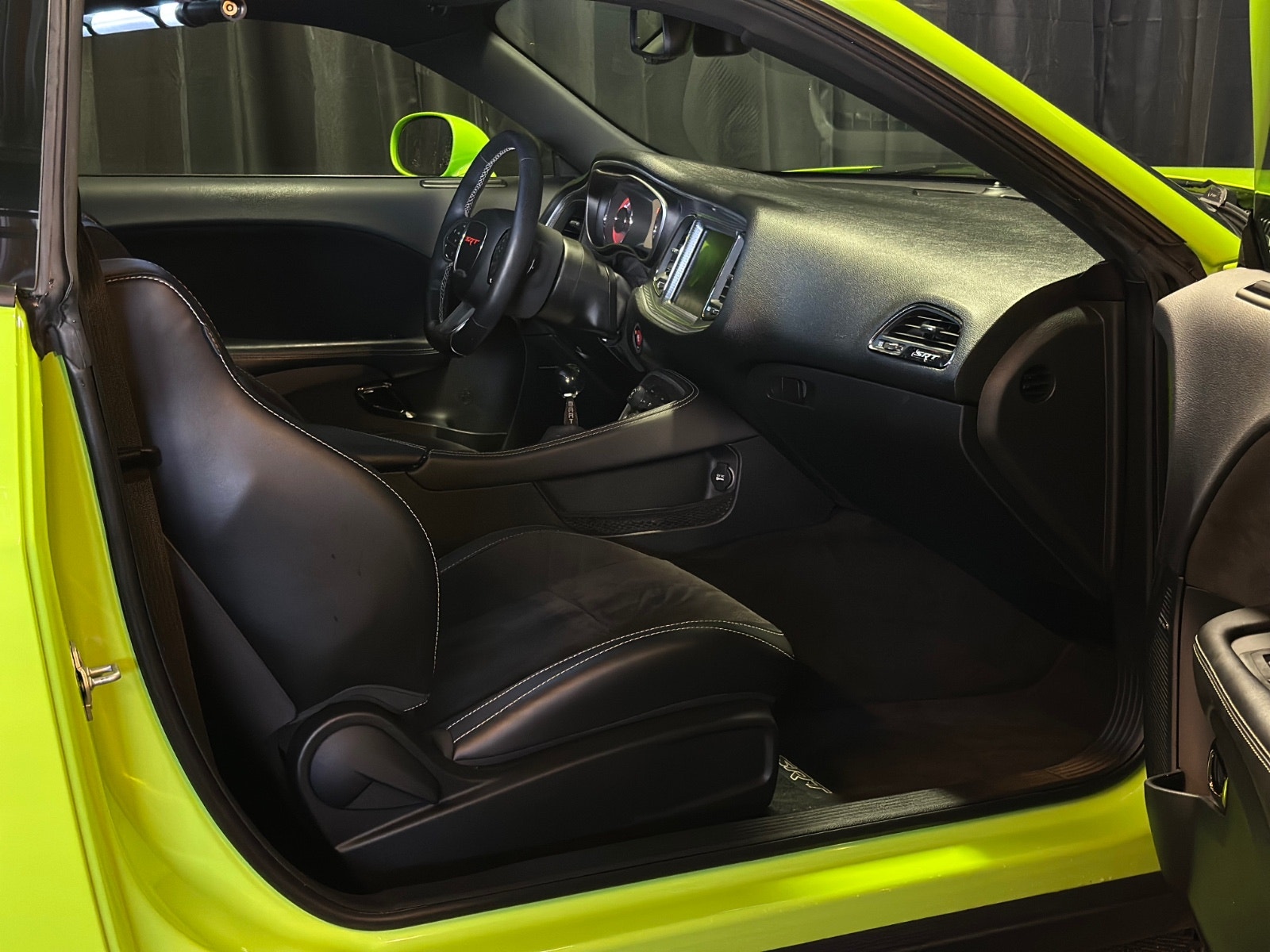 Dodge Challenger SRT Hellcat Manual, 717hp, 2015