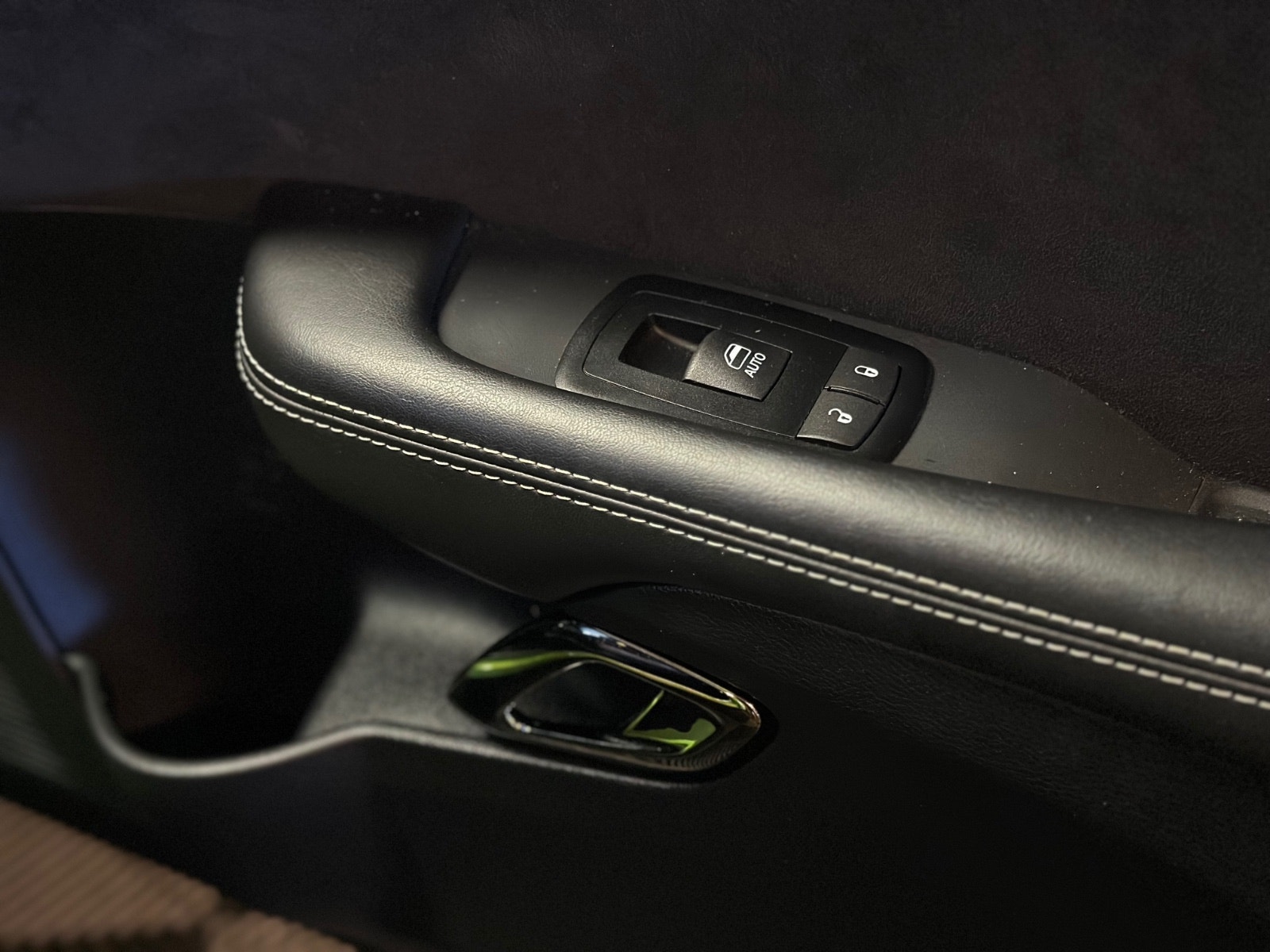 Dodge Challenger SRT Hellcat Manual, 717hp, 2015