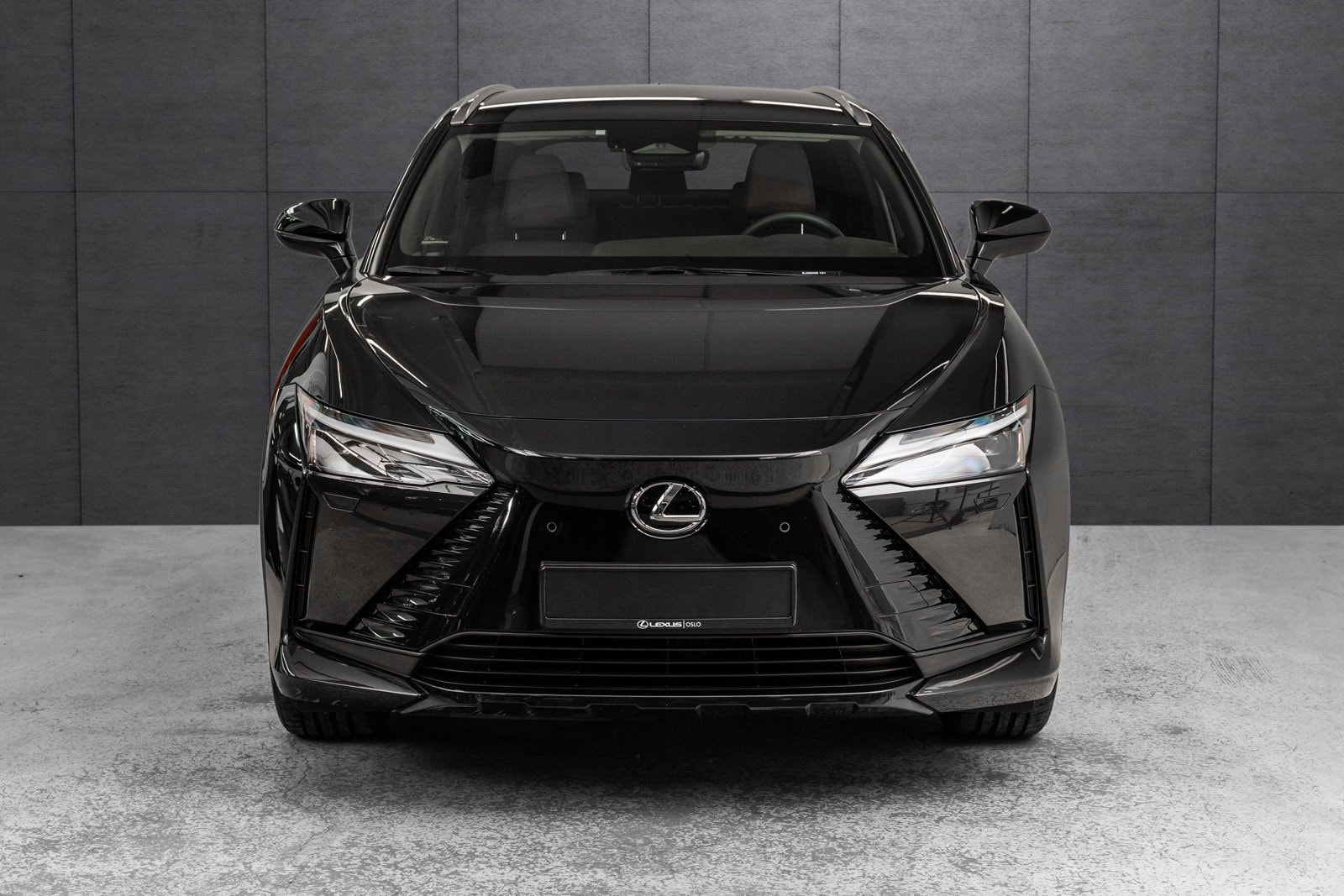 Lexus RZ 300e, 204ps, 2024