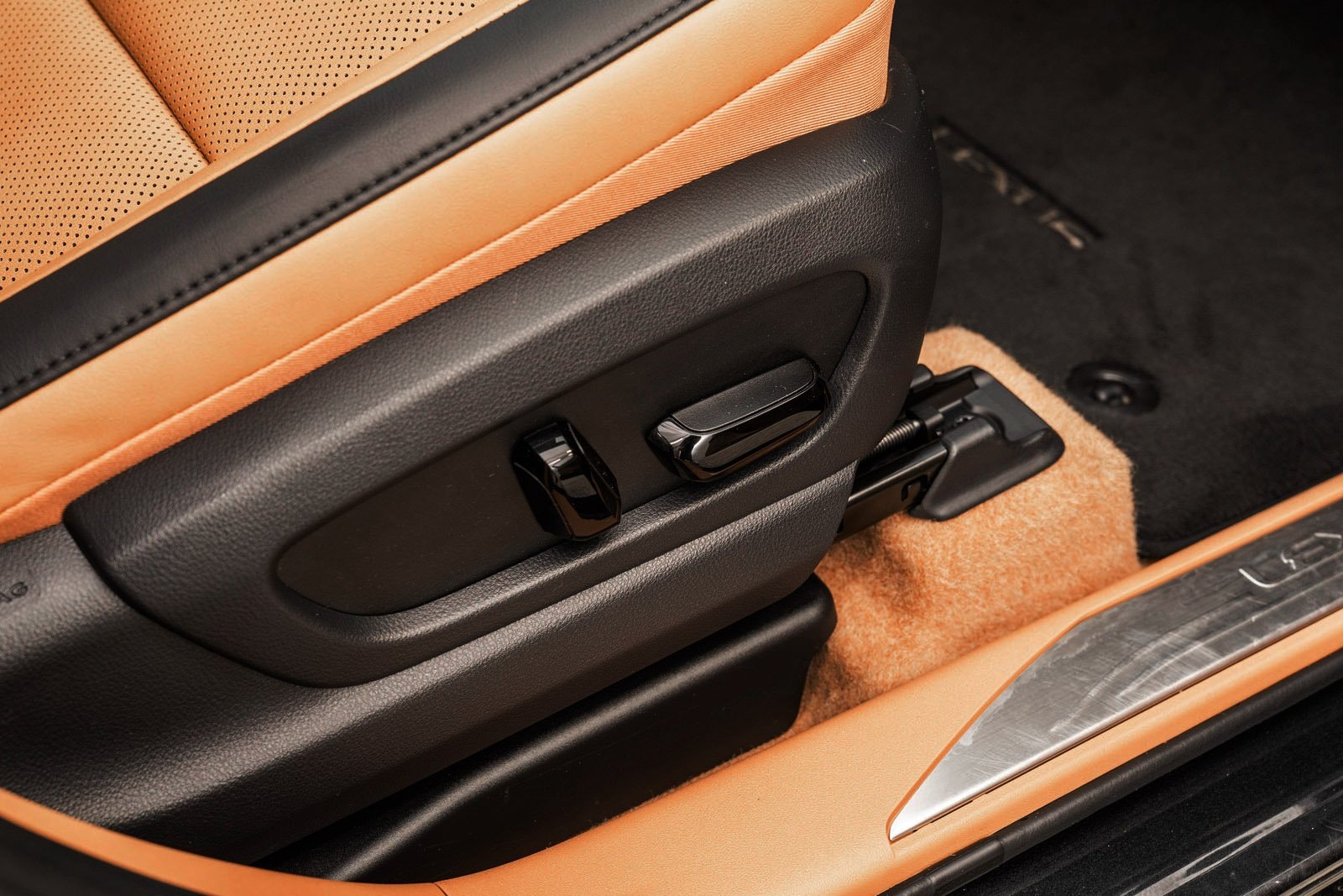 Lexus RZ 300e, 204ps, 2024