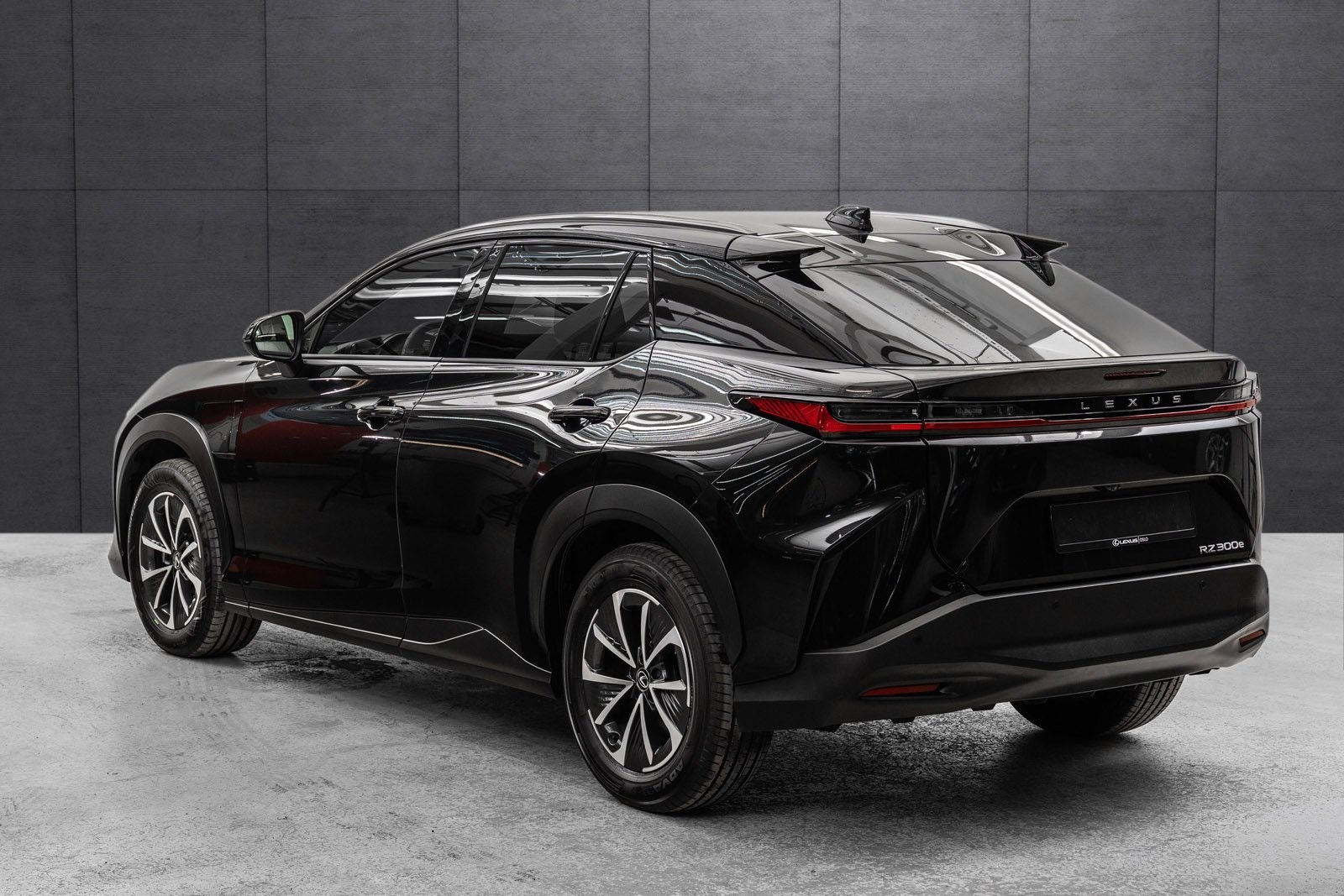 Lexus RZ 300e, 204ps, 2024